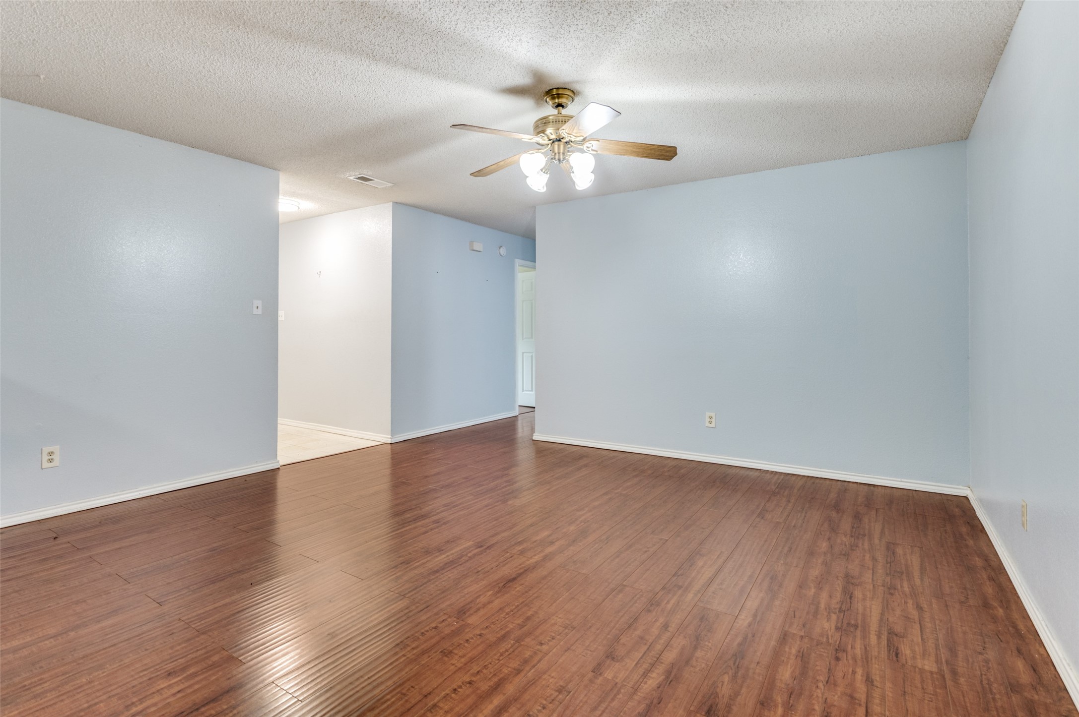 528 Lester Street Lewisville TX 75057