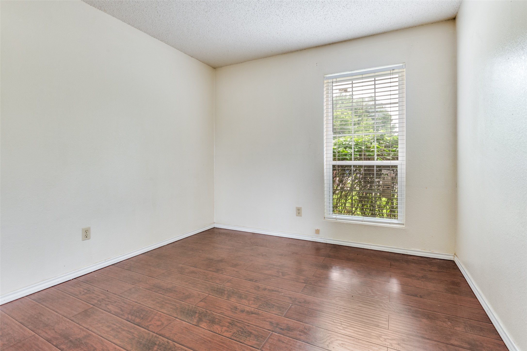 528 Lester Street Lewisville TX 75057