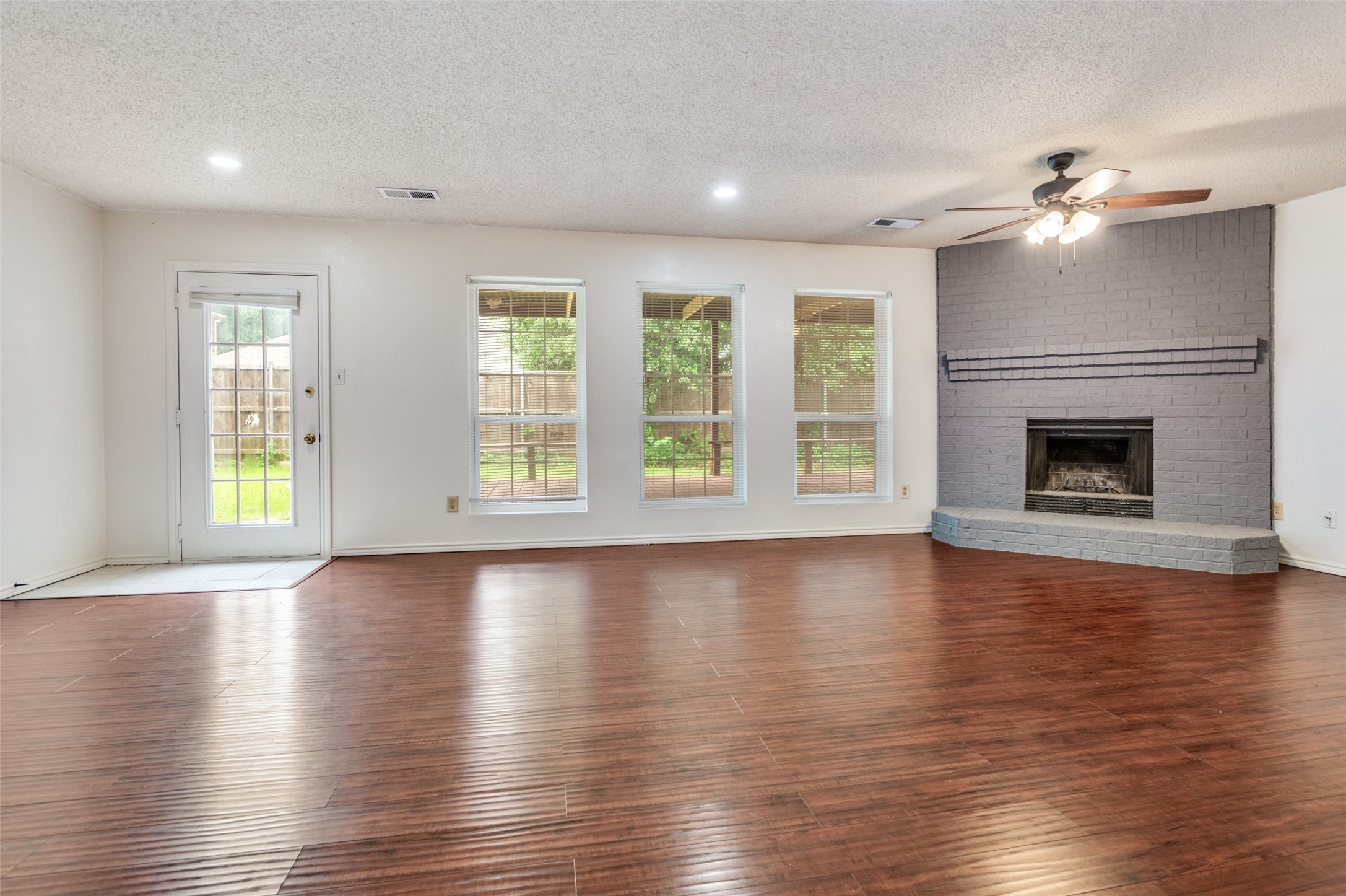 528 Lester Street Lewisville TX 75057