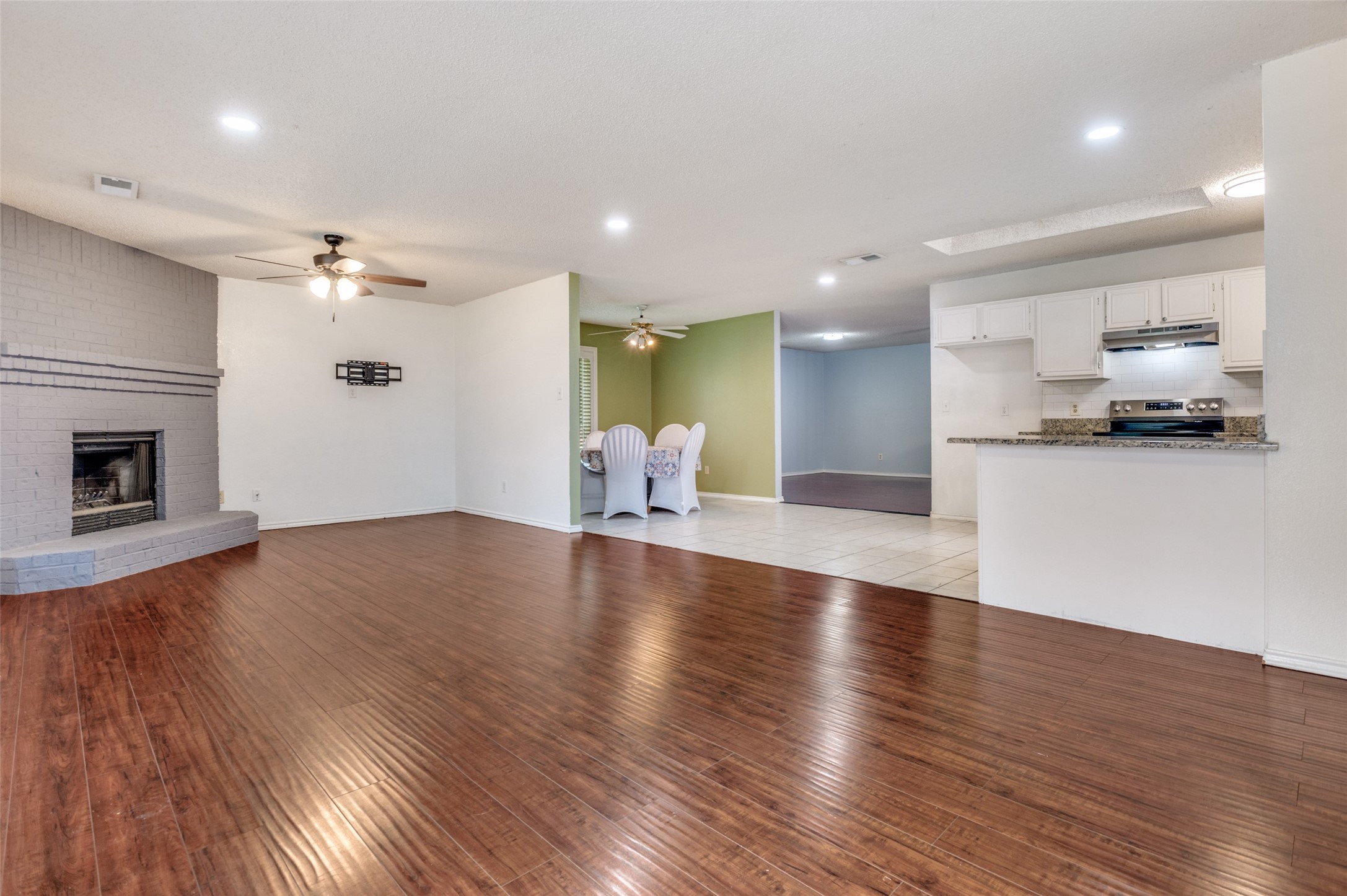 528 Lester Street Lewisville TX 75057