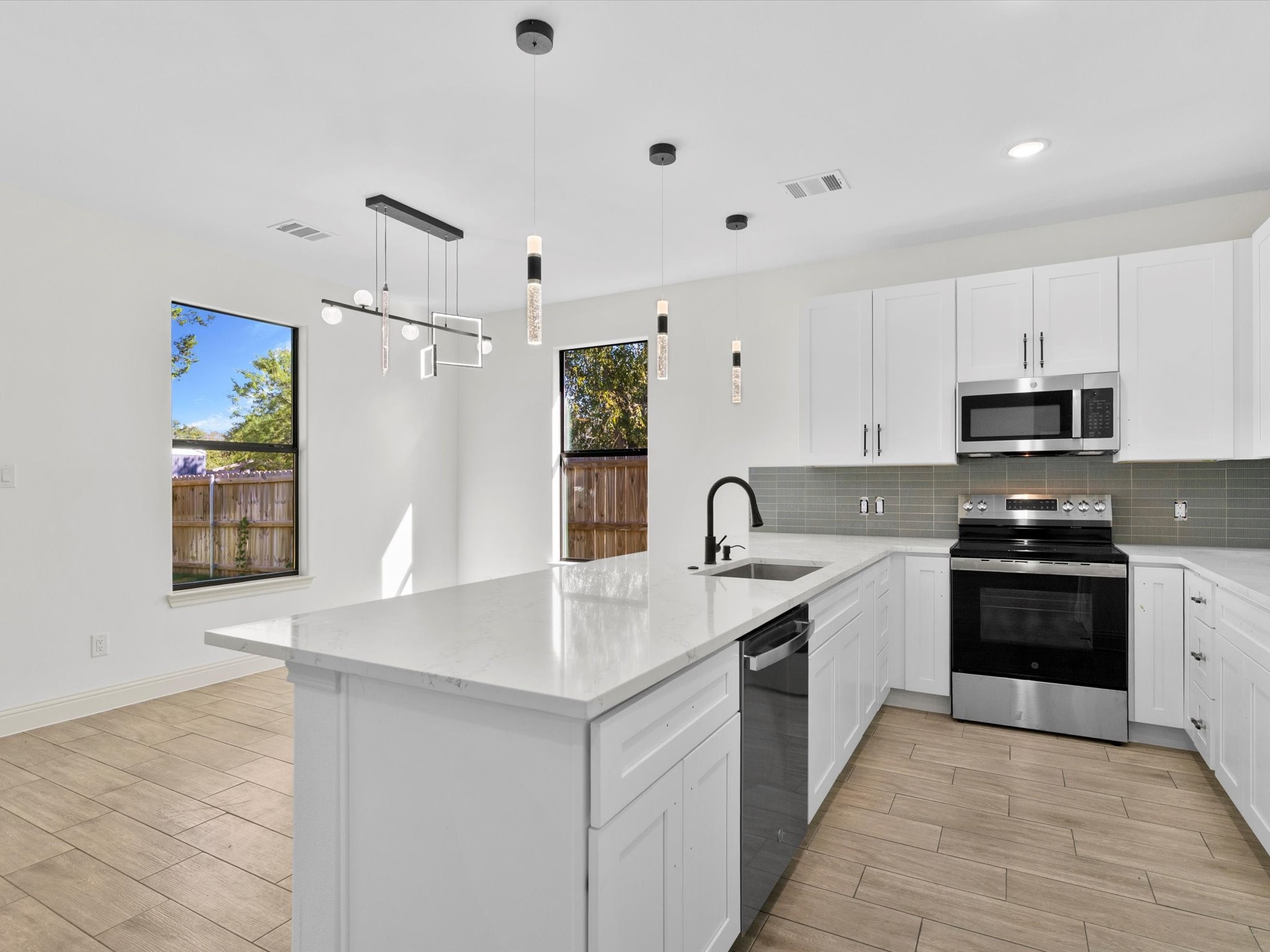 5105 Waterbury Court Granbury TX 76048