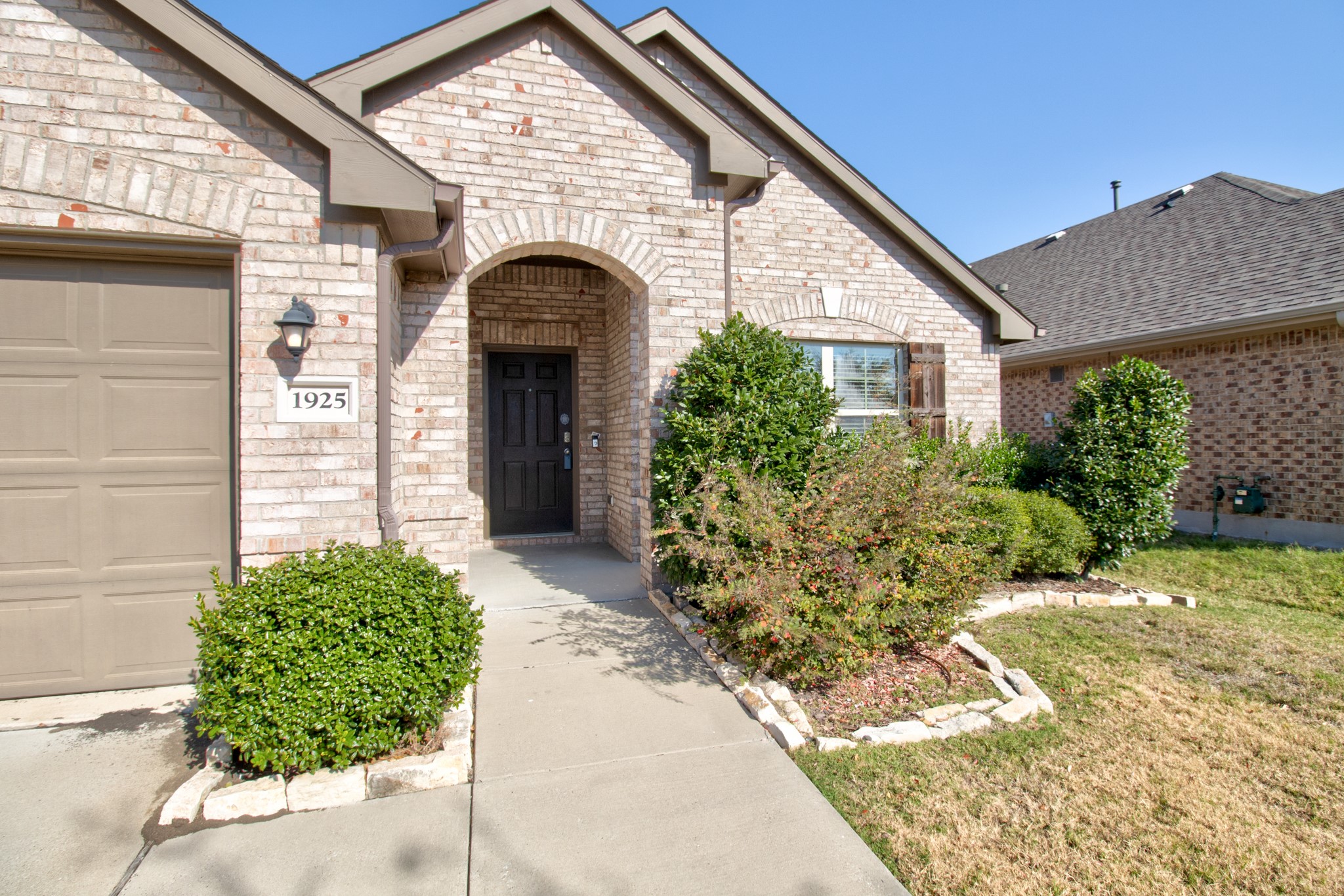 1925 Alton Way Aubrey TX 76227