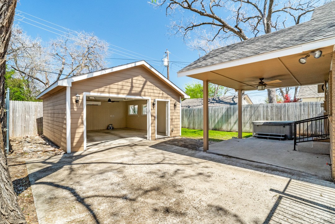 3728 Bunting Avenue Fort Worth TX 76107