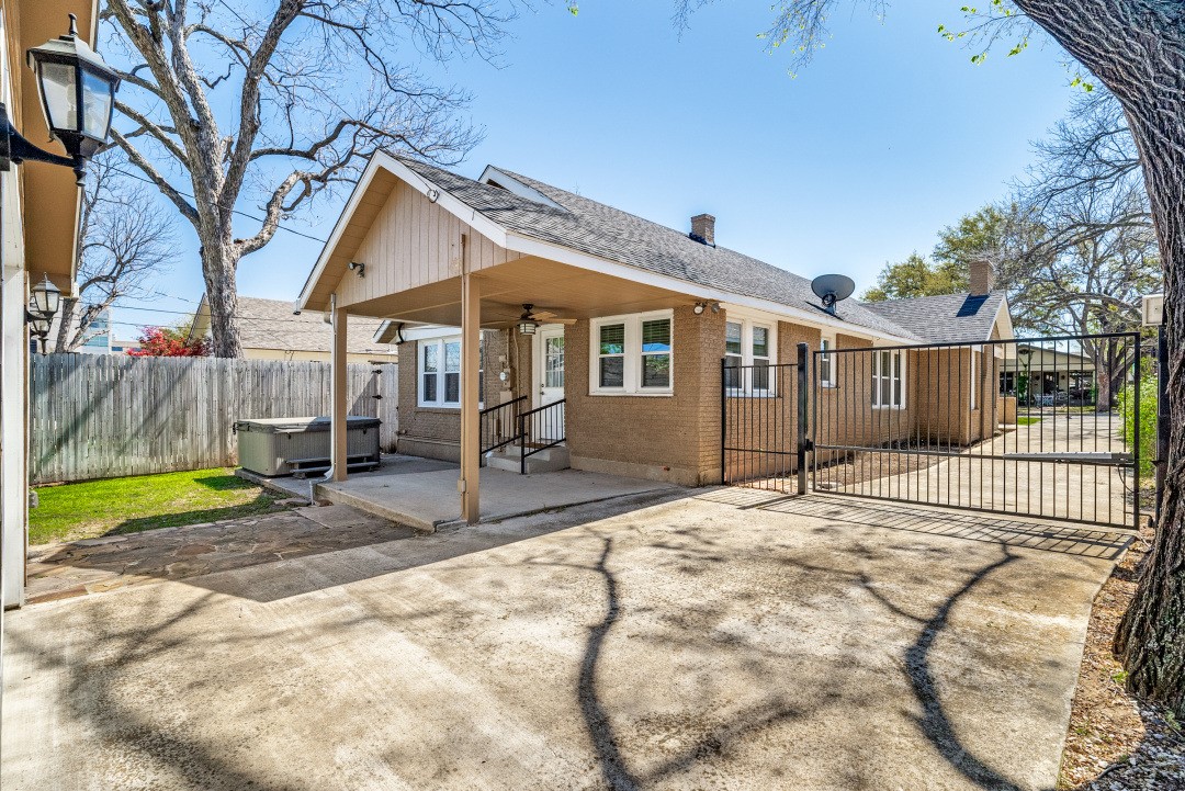 3728 Bunting Avenue Fort Worth TX 76107