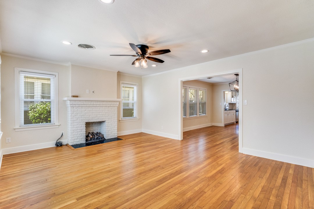 3728 Bunting Avenue Fort Worth TX 76107