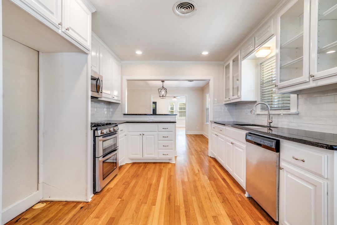 3728 Bunting Avenue Fort Worth TX 76107