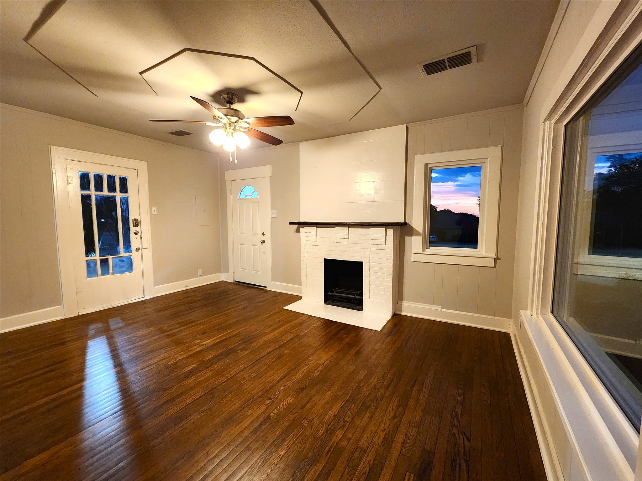 2114 N Elm Street Denton TX 76201