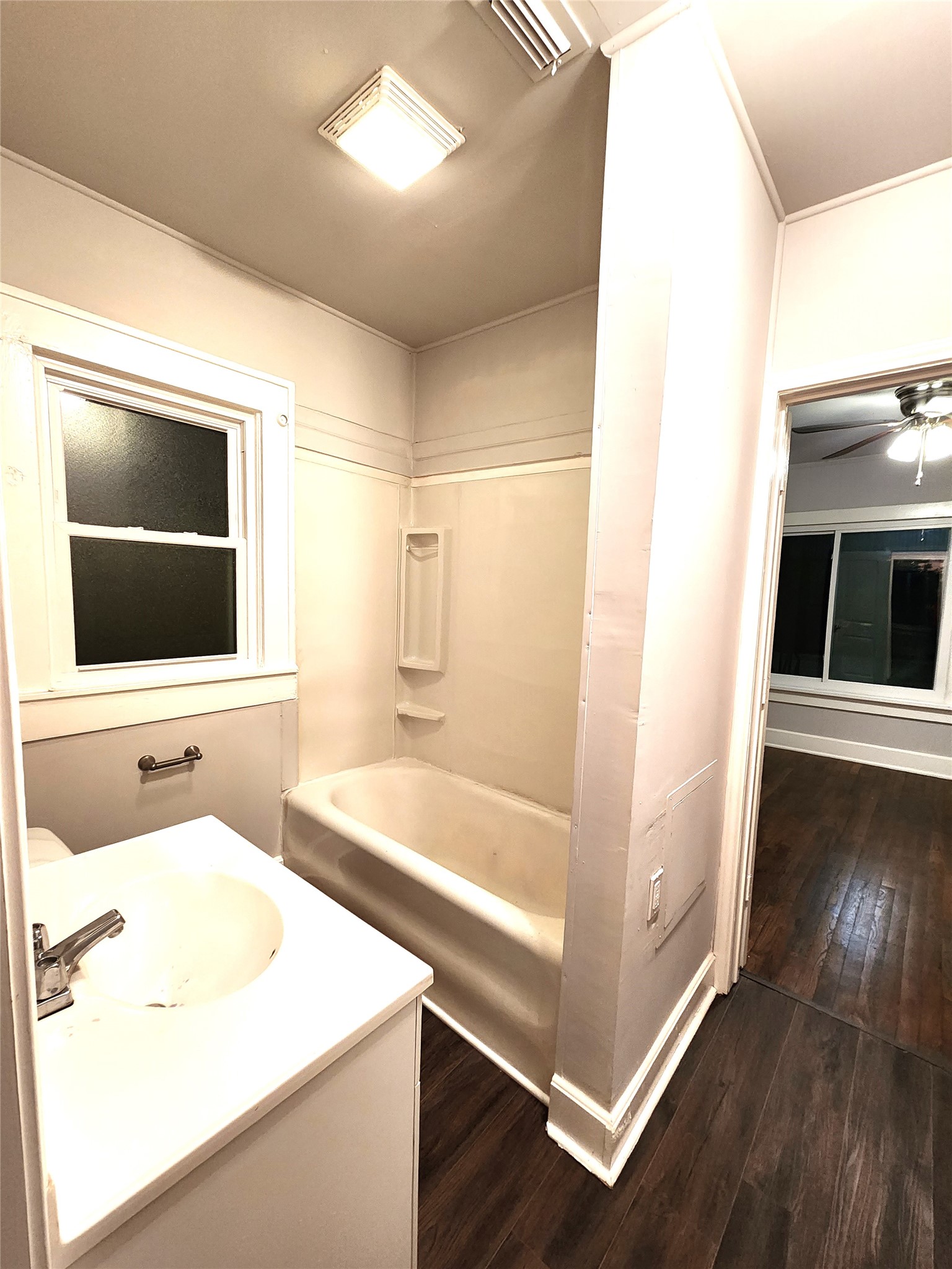 2114 N Elm Street Denton TX 76201