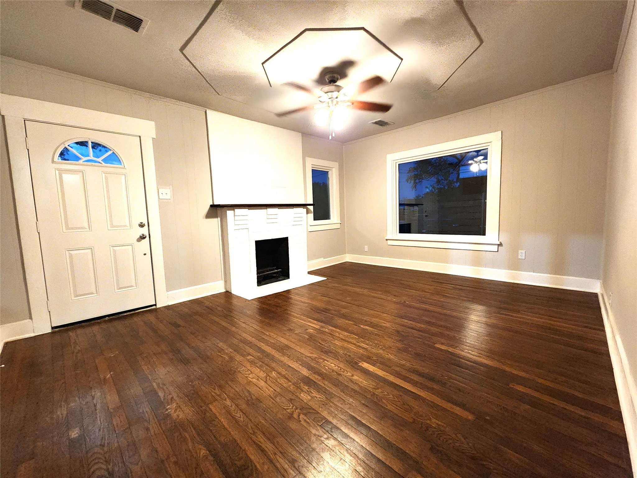 2114 N Elm Street Denton TX 76201