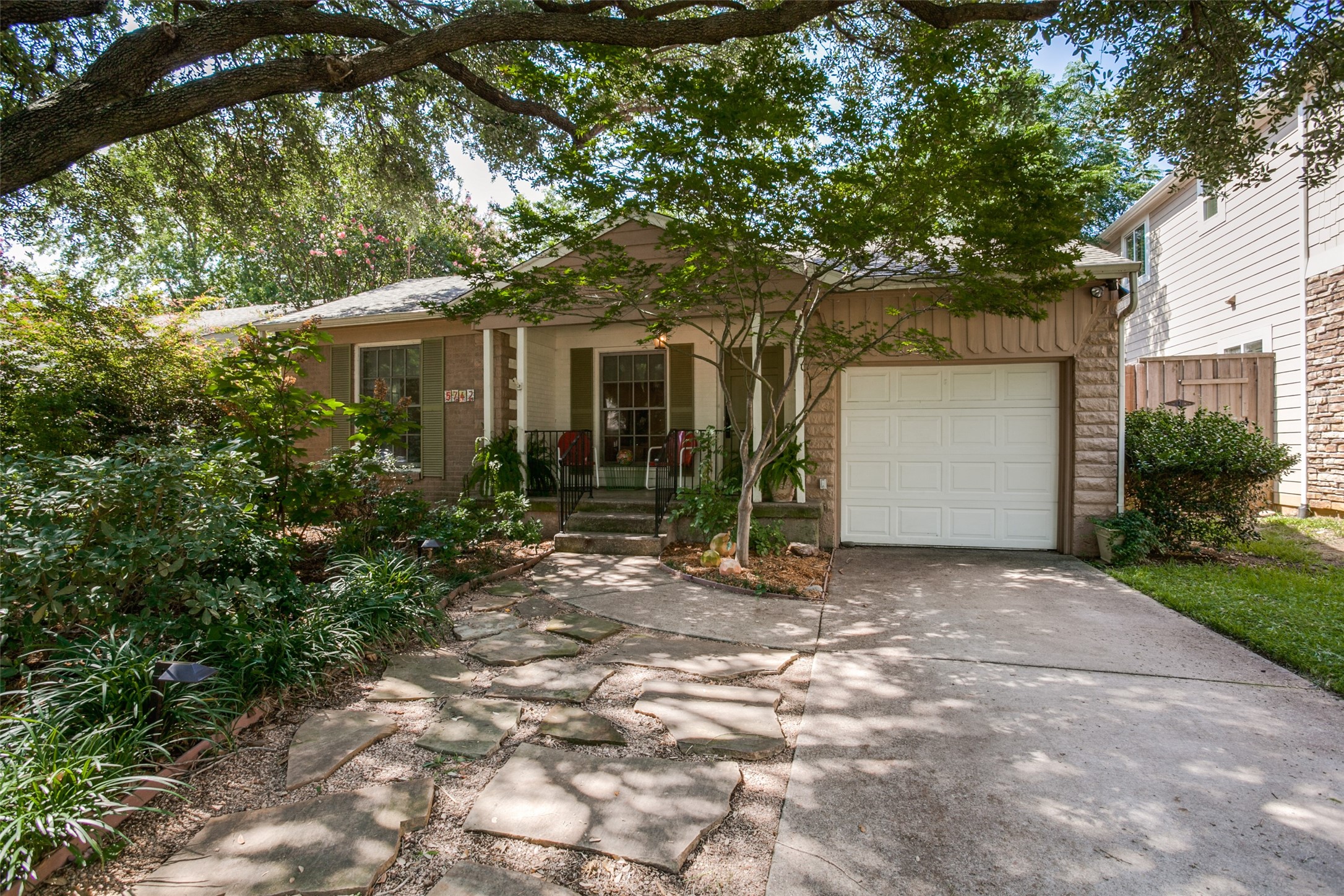 5742 W Hanover Avenue Dallas TX 75209