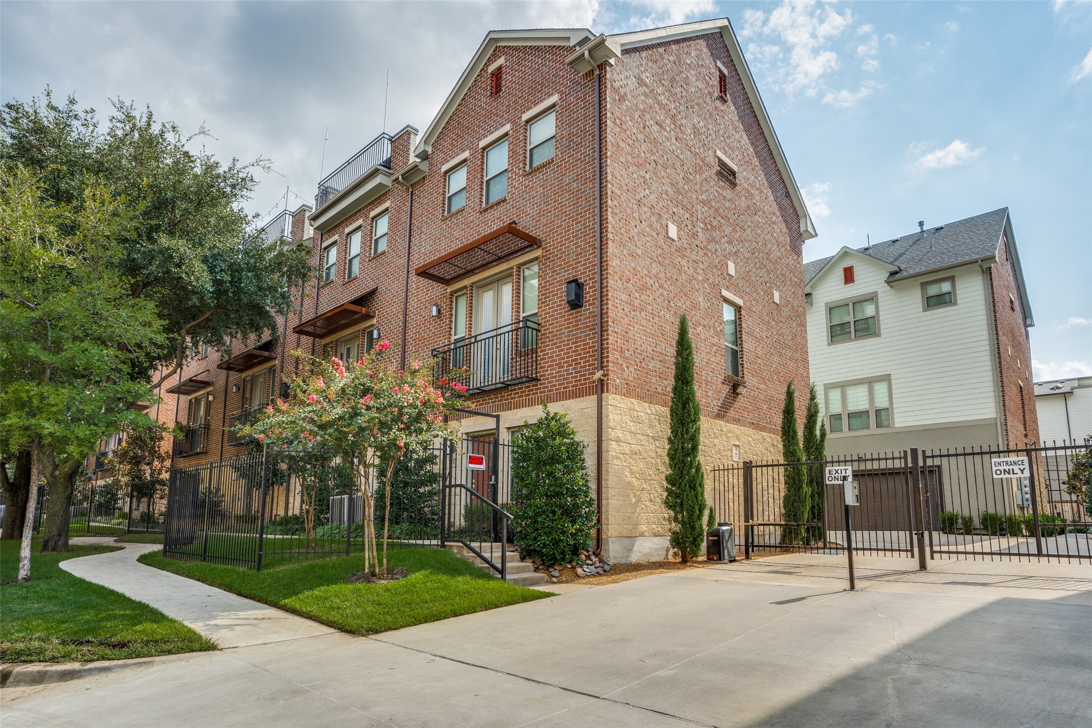 4323 Dickason Avenue Dallas TX 75219