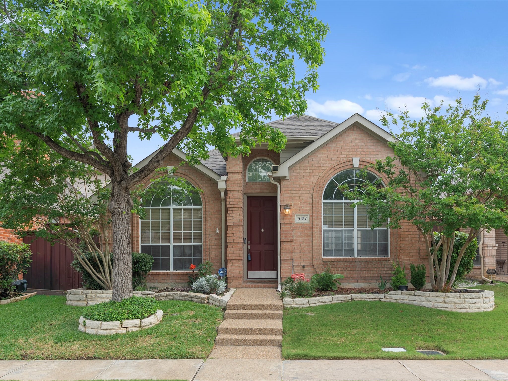 321 Old York Road Irving TX 75063