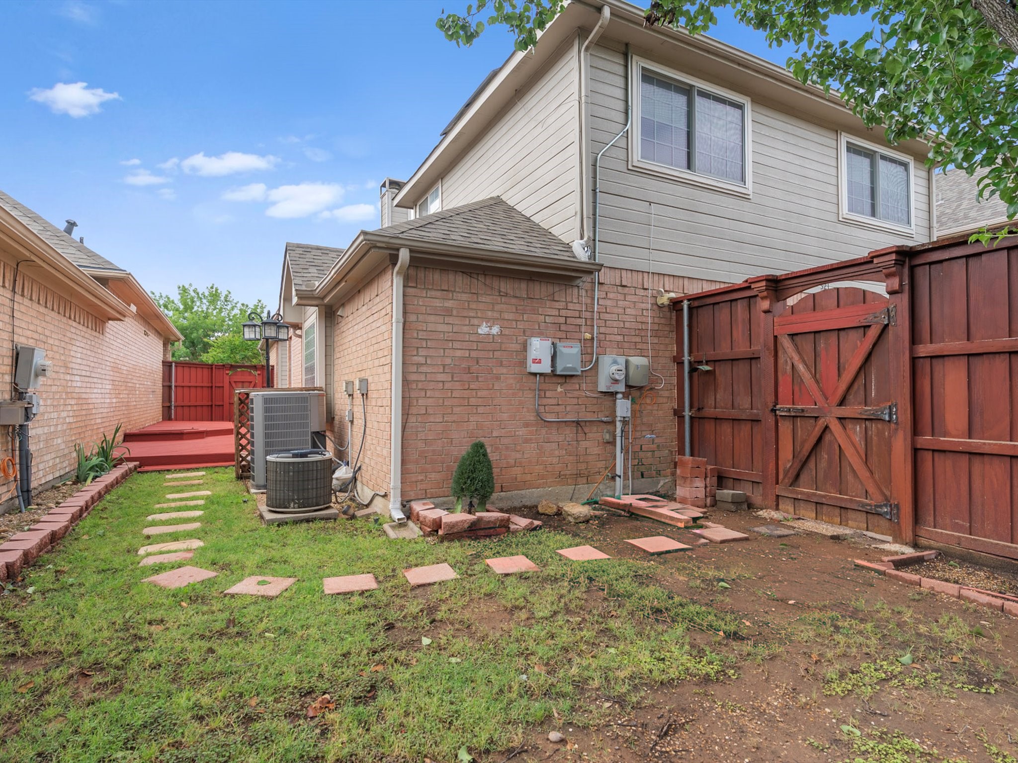 321 Old York Road Irving TX 75063