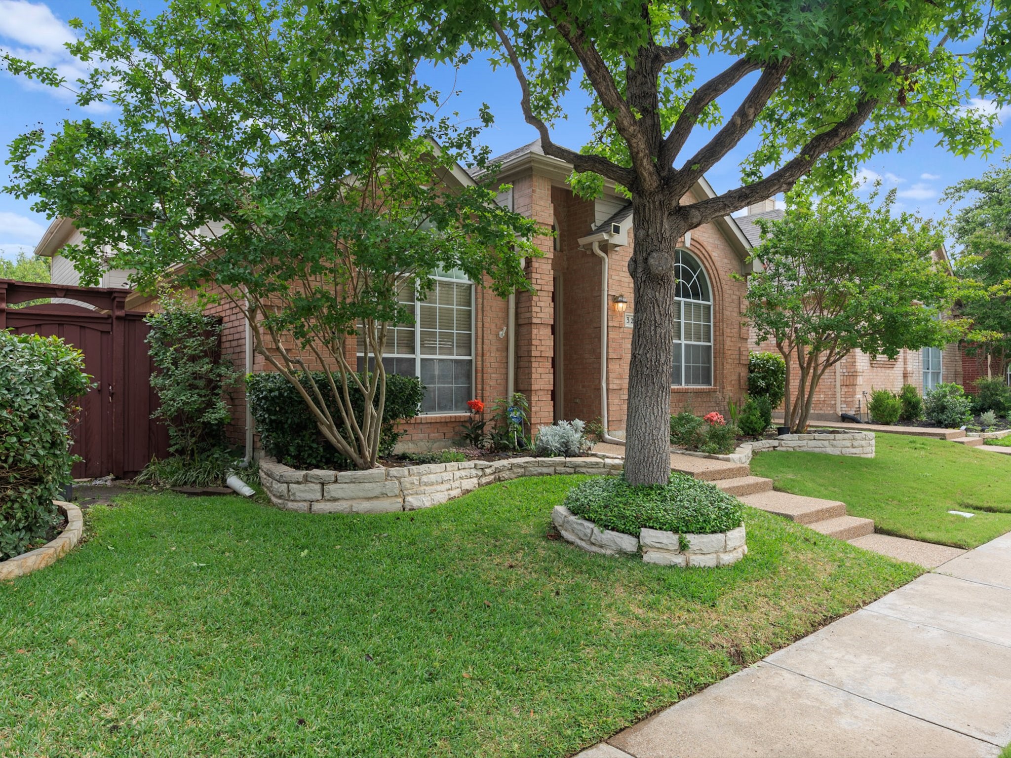 321 Old York Road Irving TX 75063