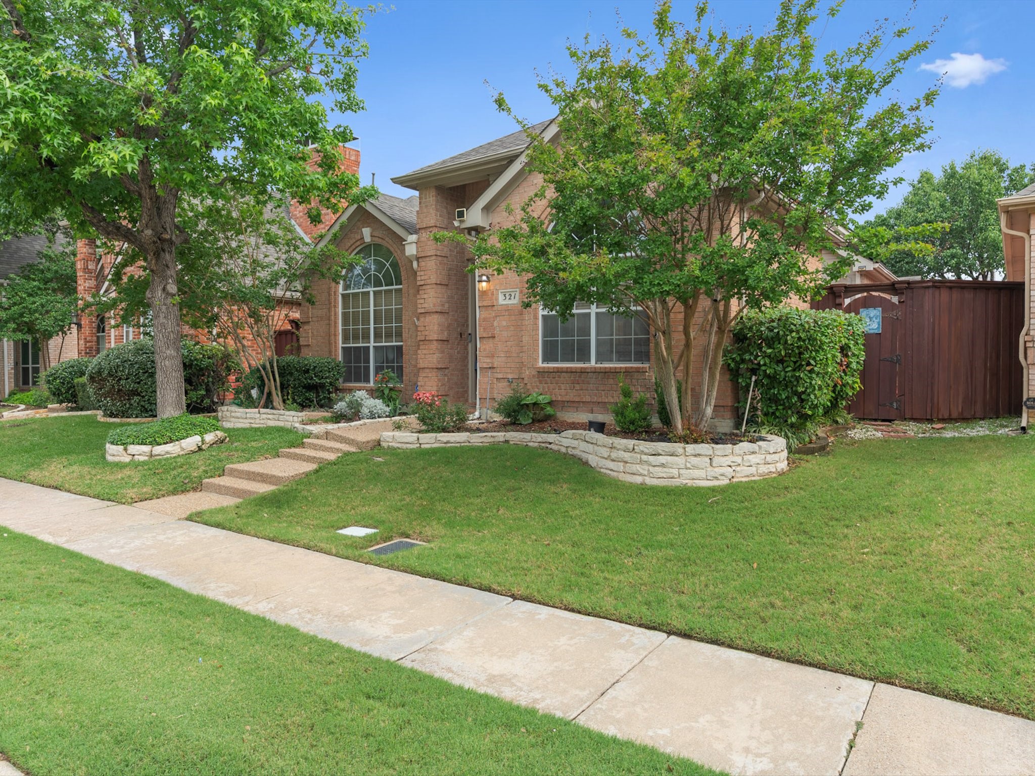 321 Old York Road Irving TX 75063