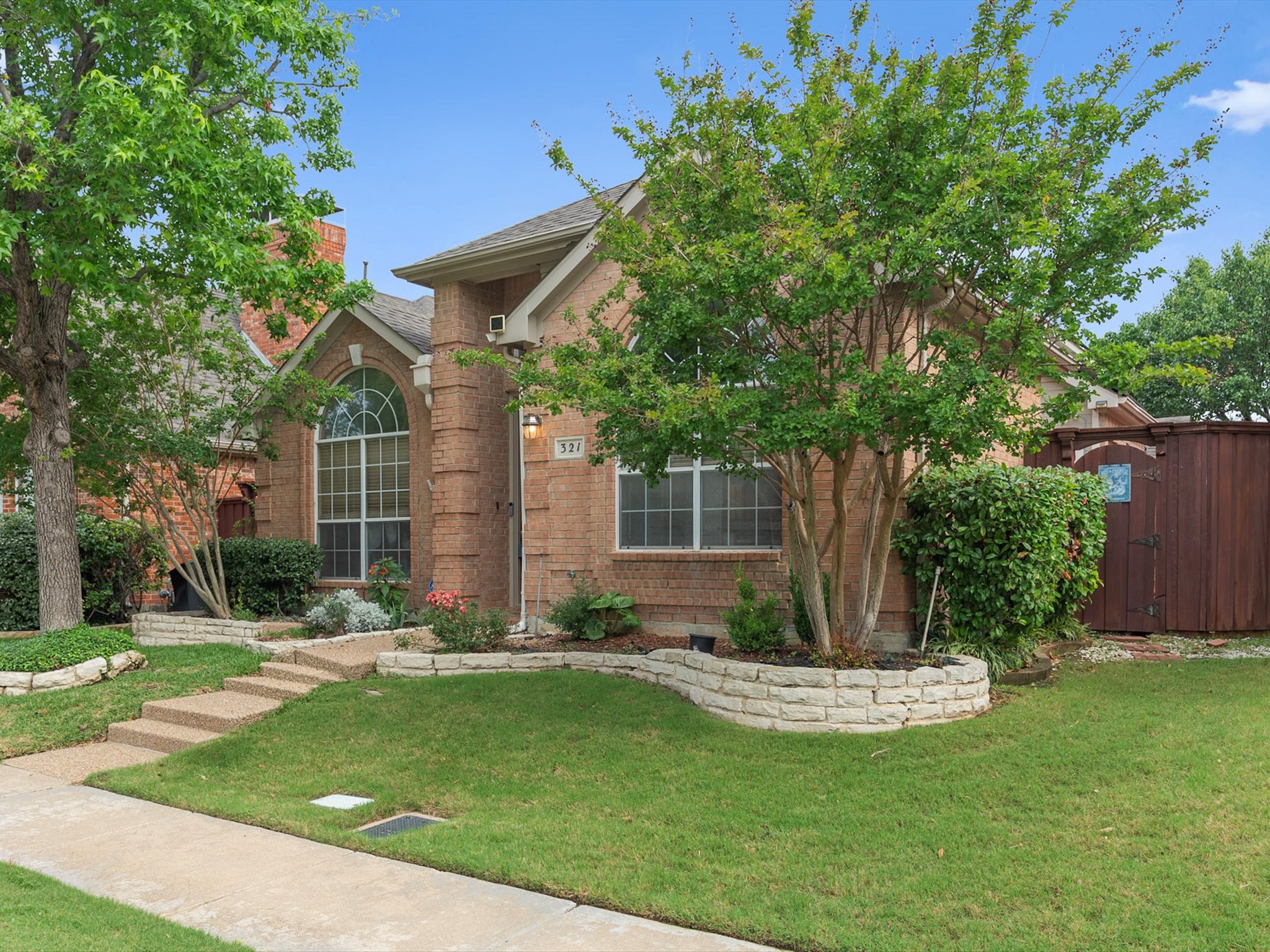 321 Old York Road Irving TX 75063
