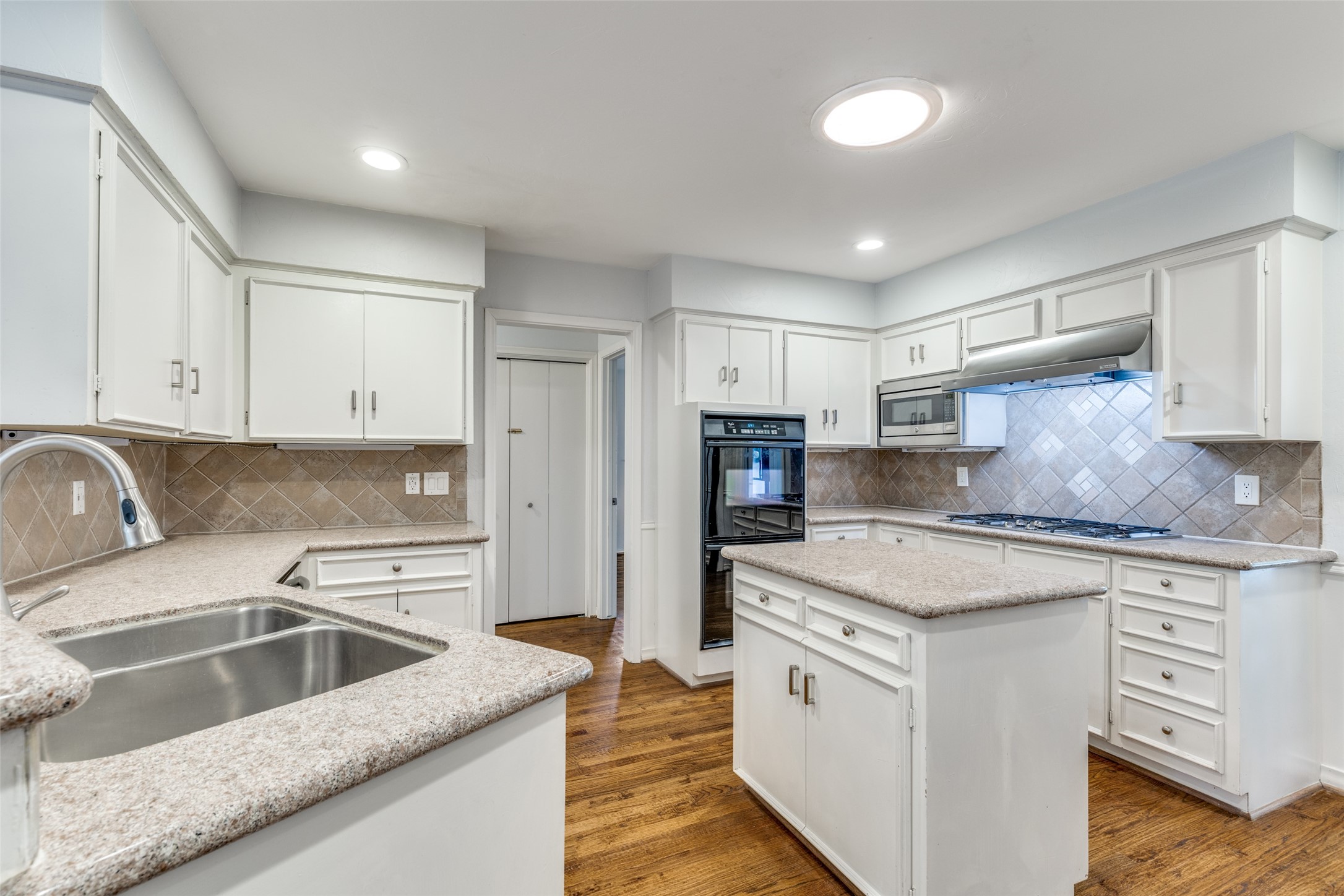 7328 Mimosa Lane Dallas TX 75230