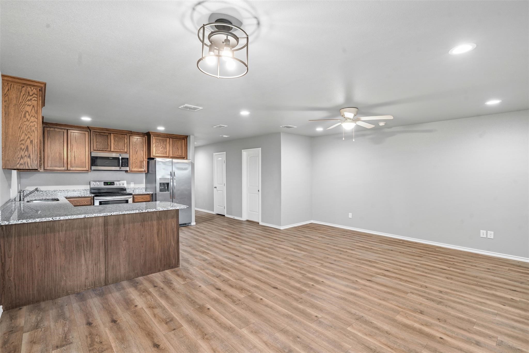 128 Abbey Park Court Granbury TX 76049