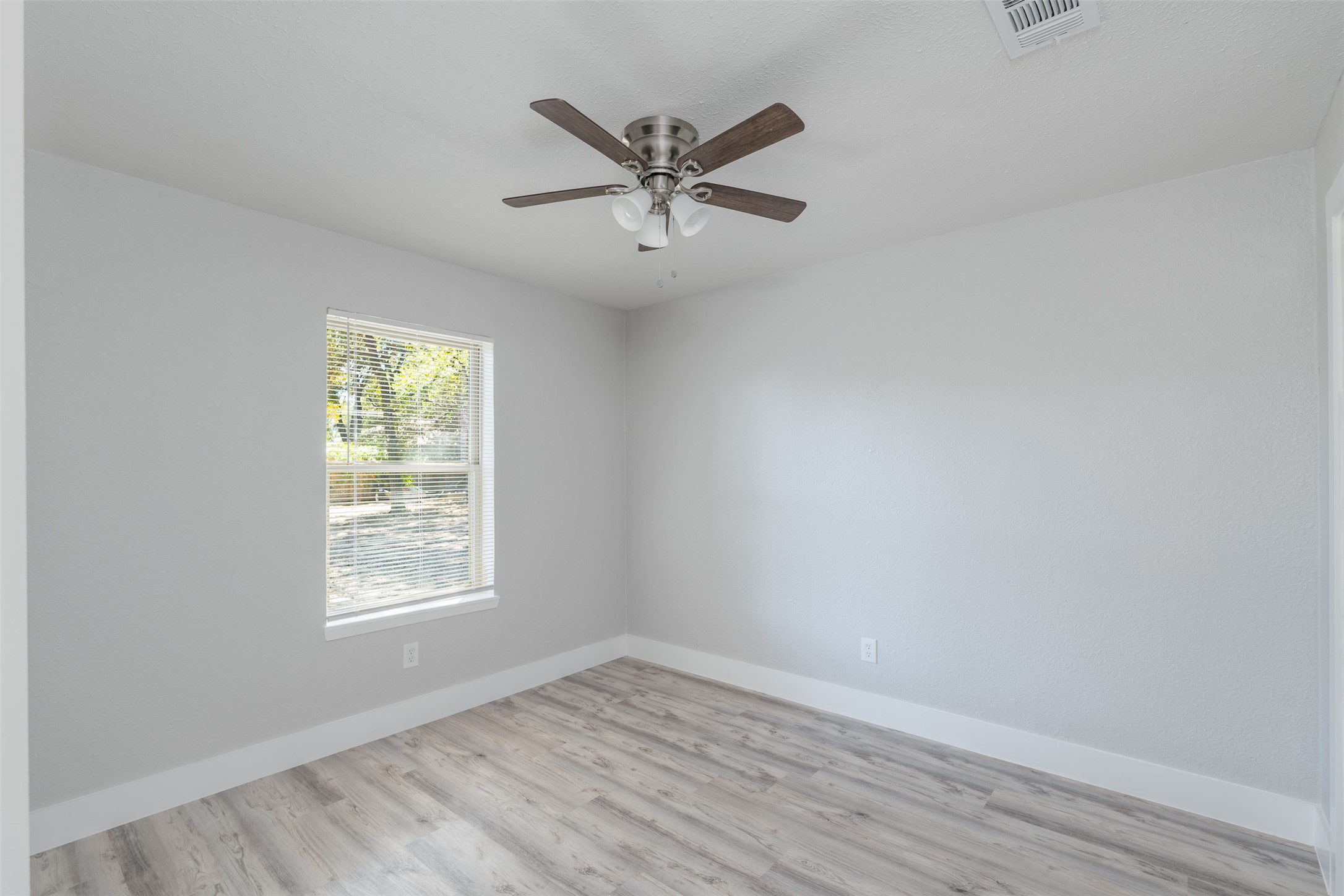 5914 Asbury Avenue Fort Worth TX 76119