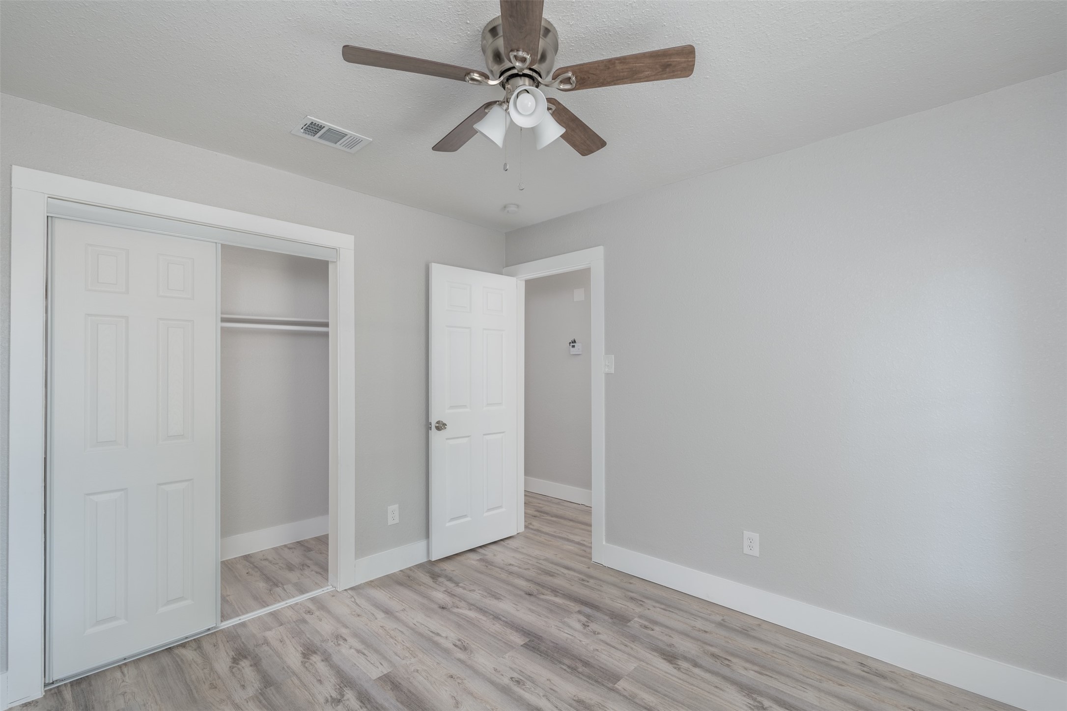 5914 Asbury Avenue Fort Worth TX 76119