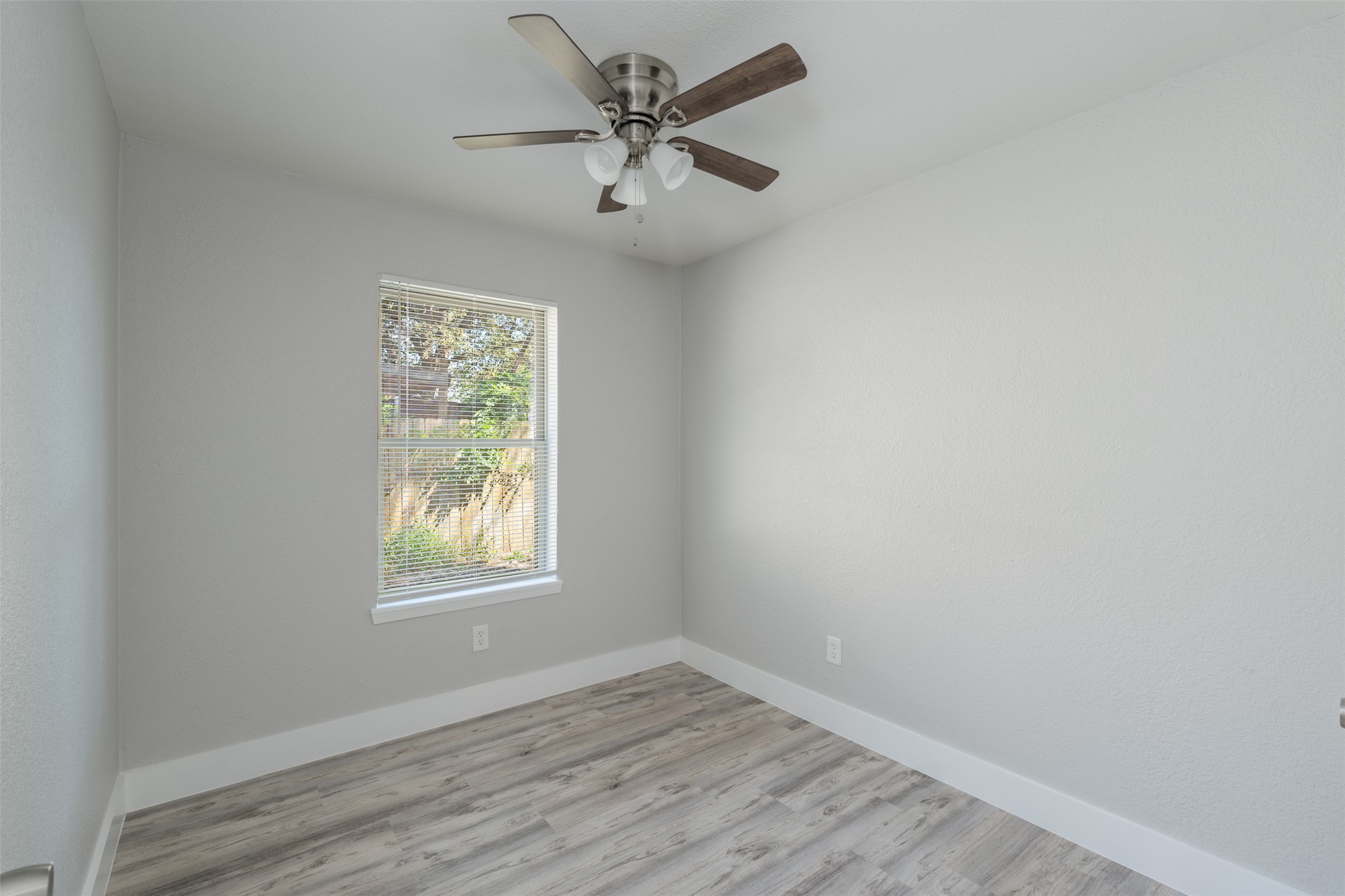 5914 Asbury Avenue Fort Worth TX 76119