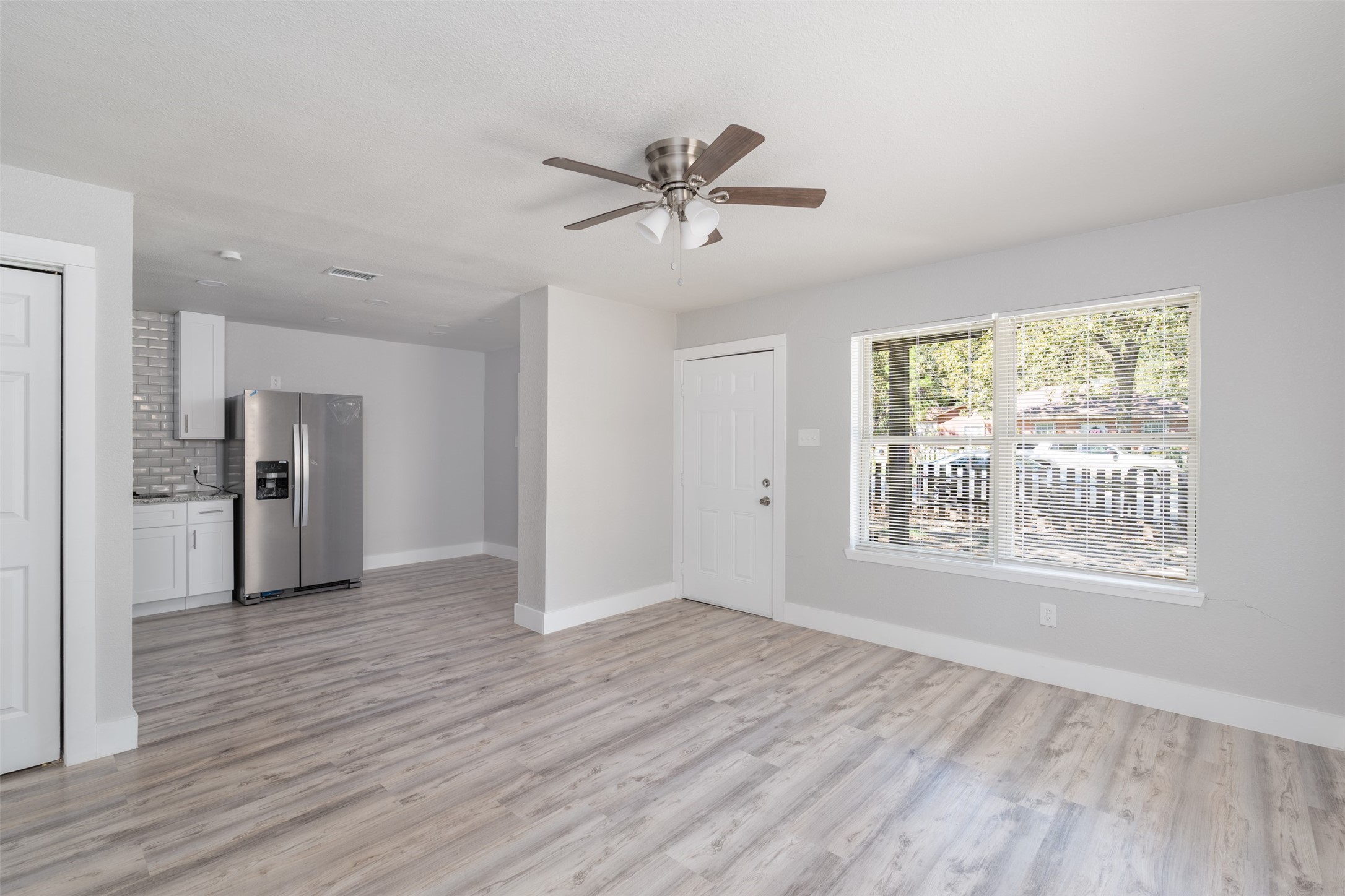 5914 Asbury Avenue Fort Worth TX 76119