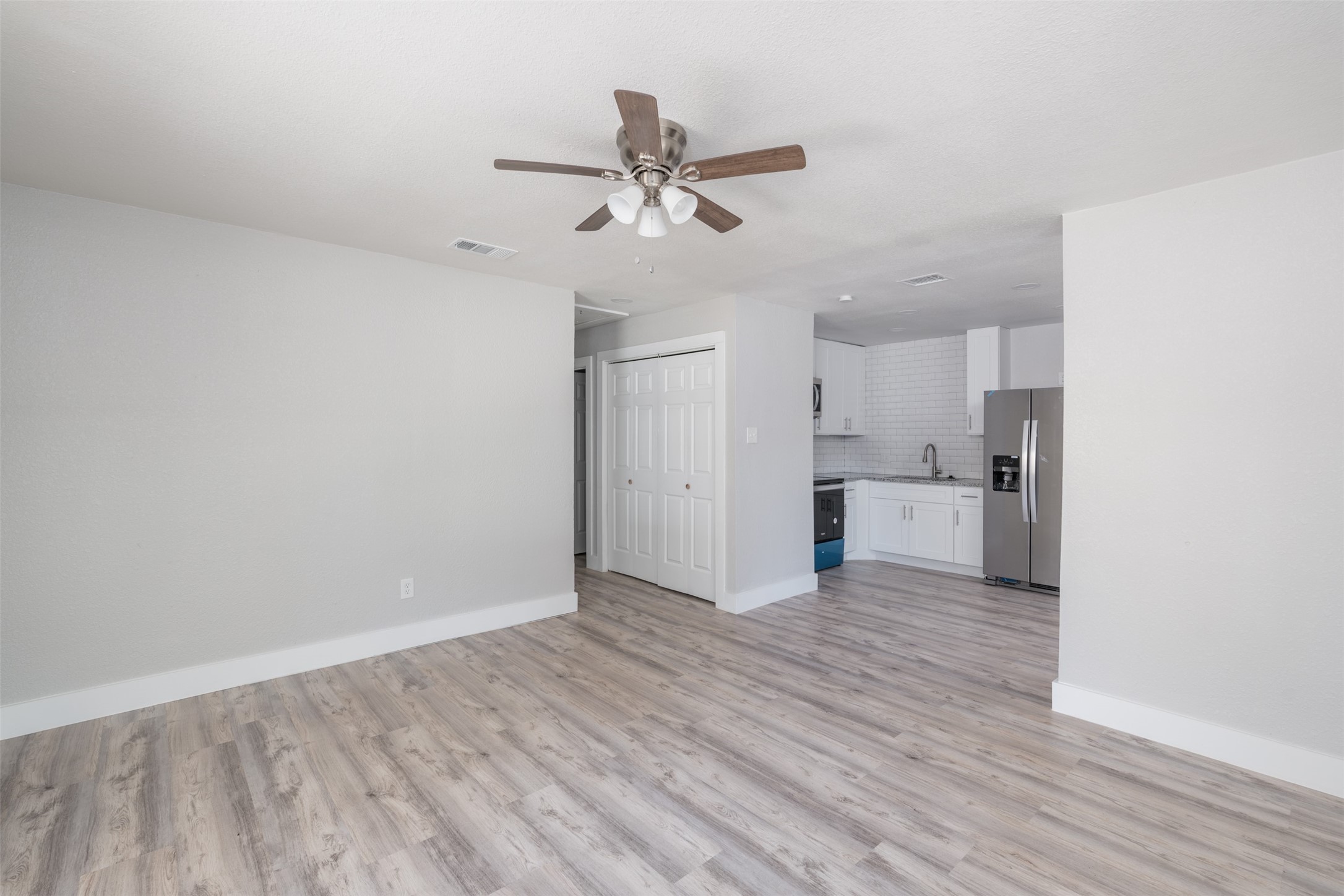 5914 Asbury Avenue Fort Worth TX 76119