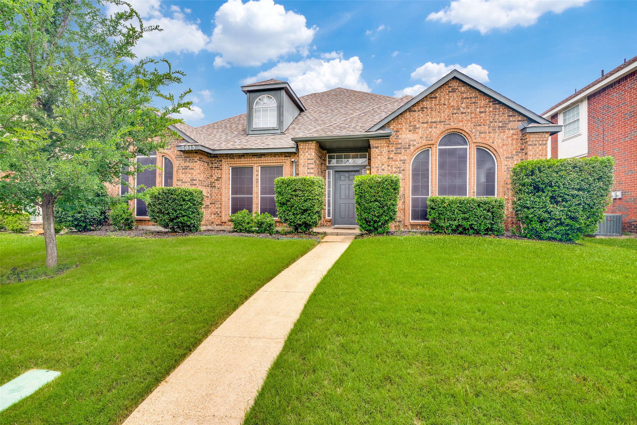 7013 Lo Chalmers Lane Garland TX 75043
