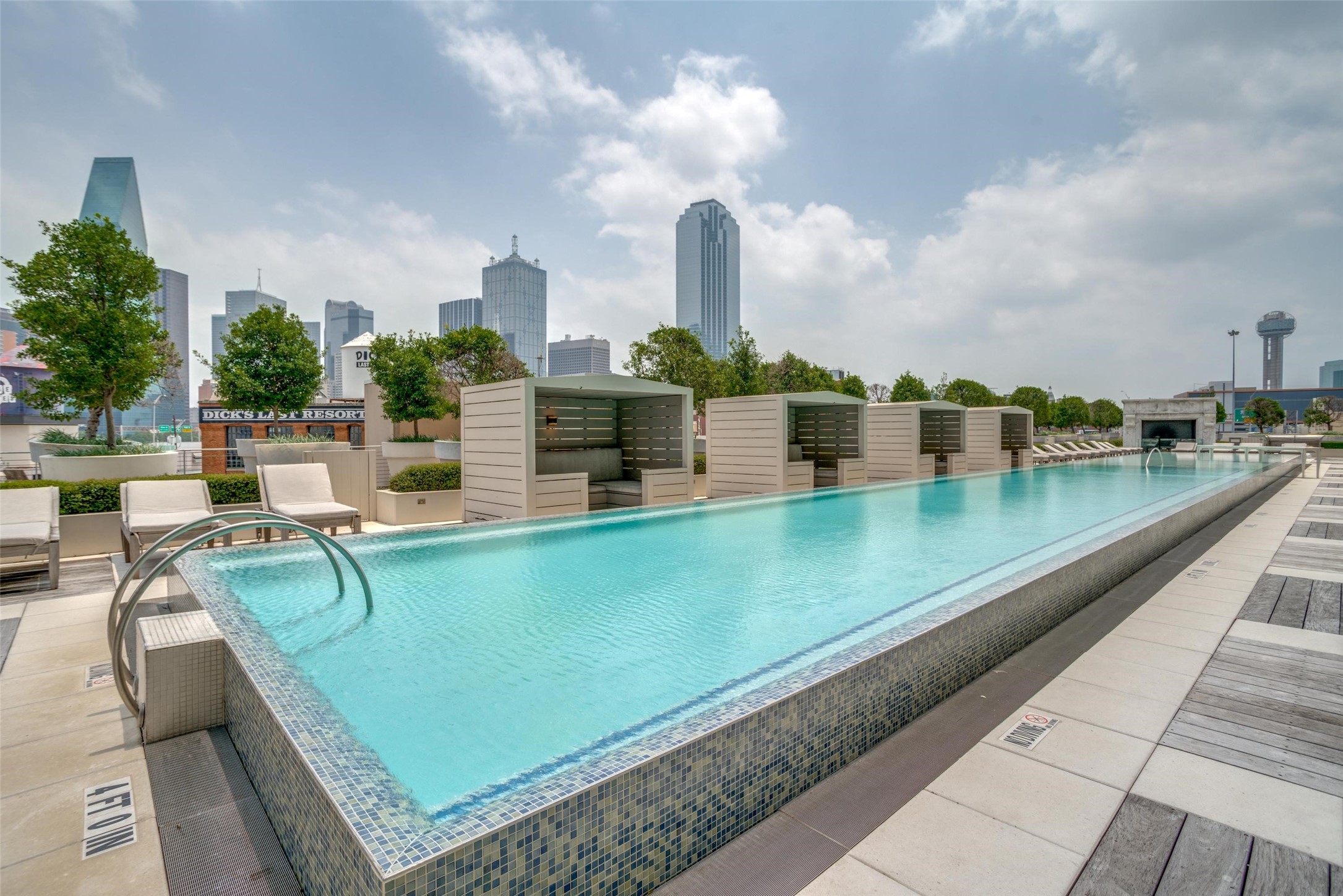 2200 Victory Avenue Dallas TX 75219