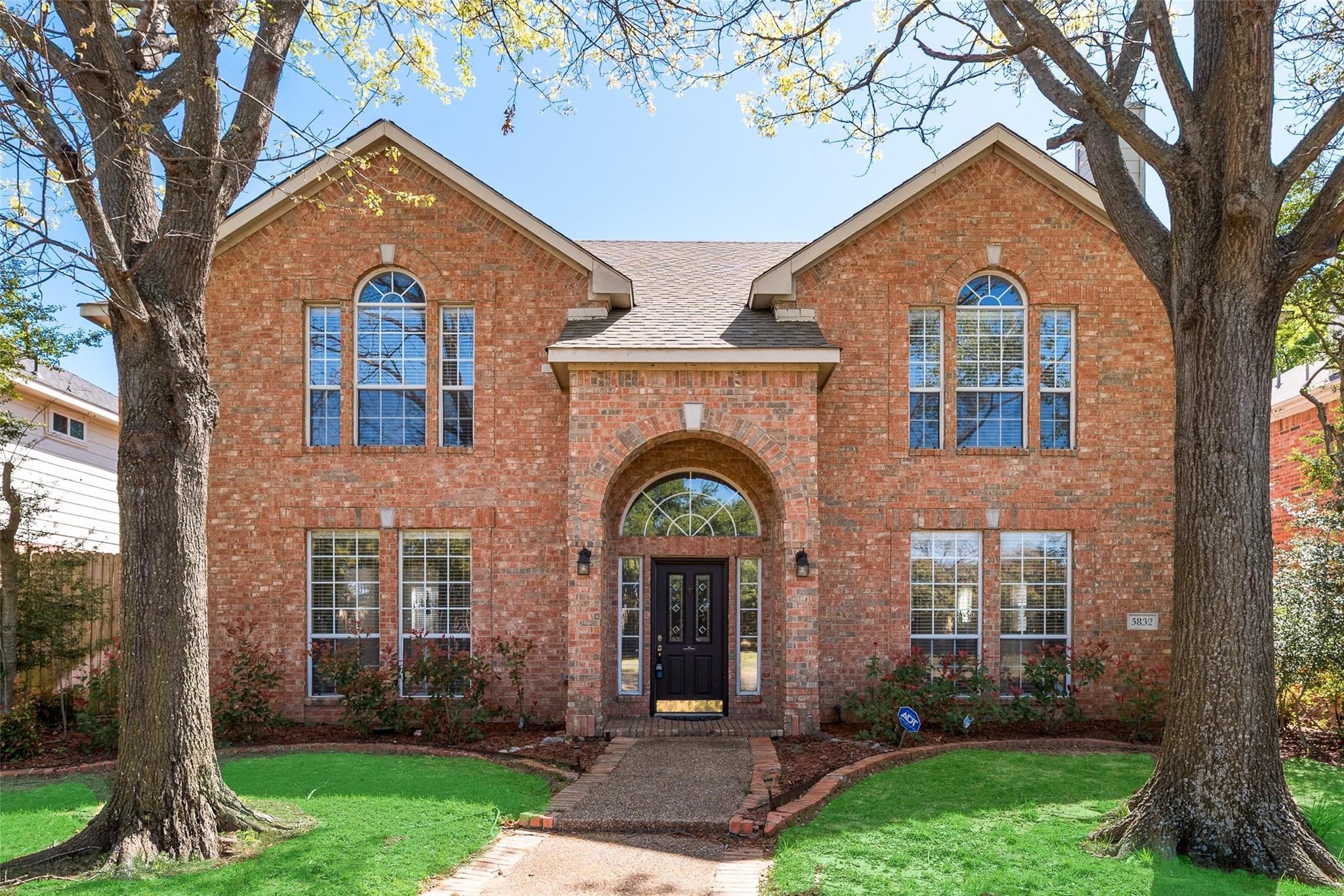5832 Mossbrook Trail Dallas TX 75252