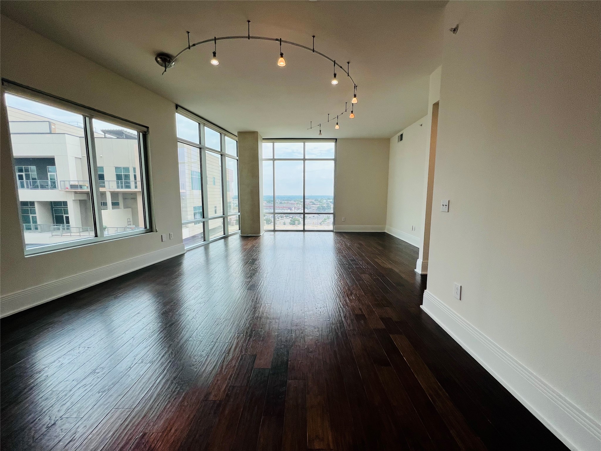 8066 Park Lane Dallas TX 75231