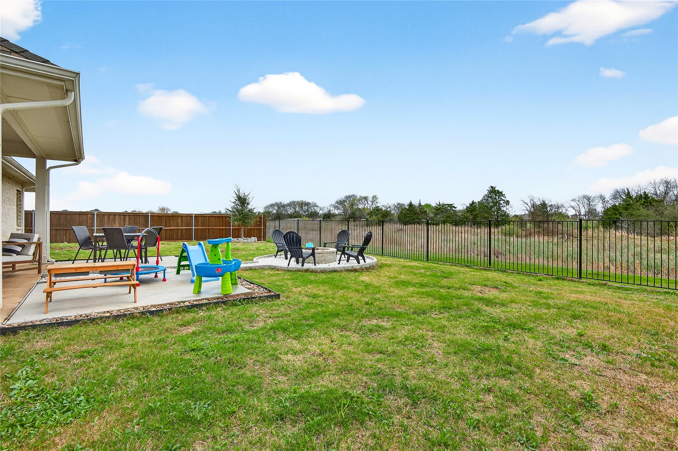 215 Frio Drive Waxahachie TX 75165