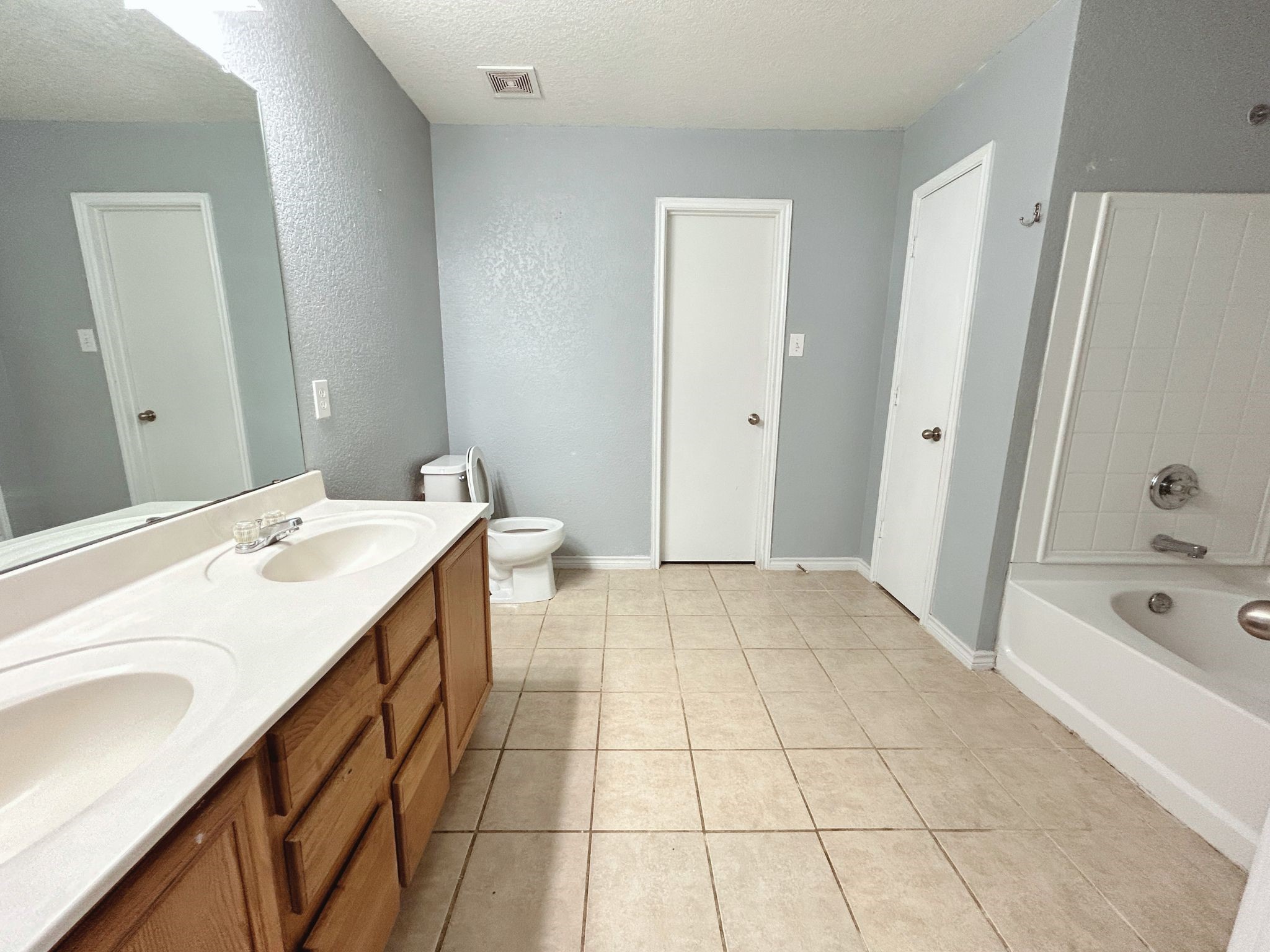 8008 Hidden Oaks Drive Fort Worth TX 76120