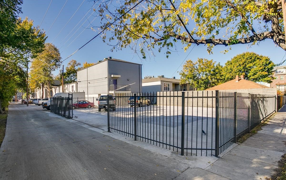 2902 Douglas Avenue Dallas TX 75219