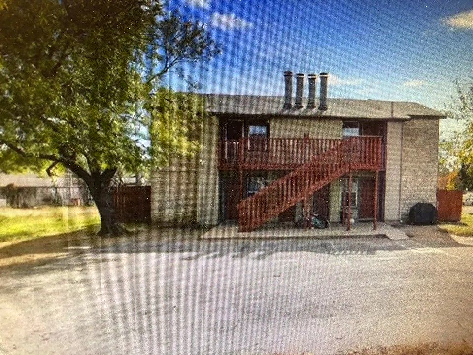 2203 Tabor Court Austin TX 78748