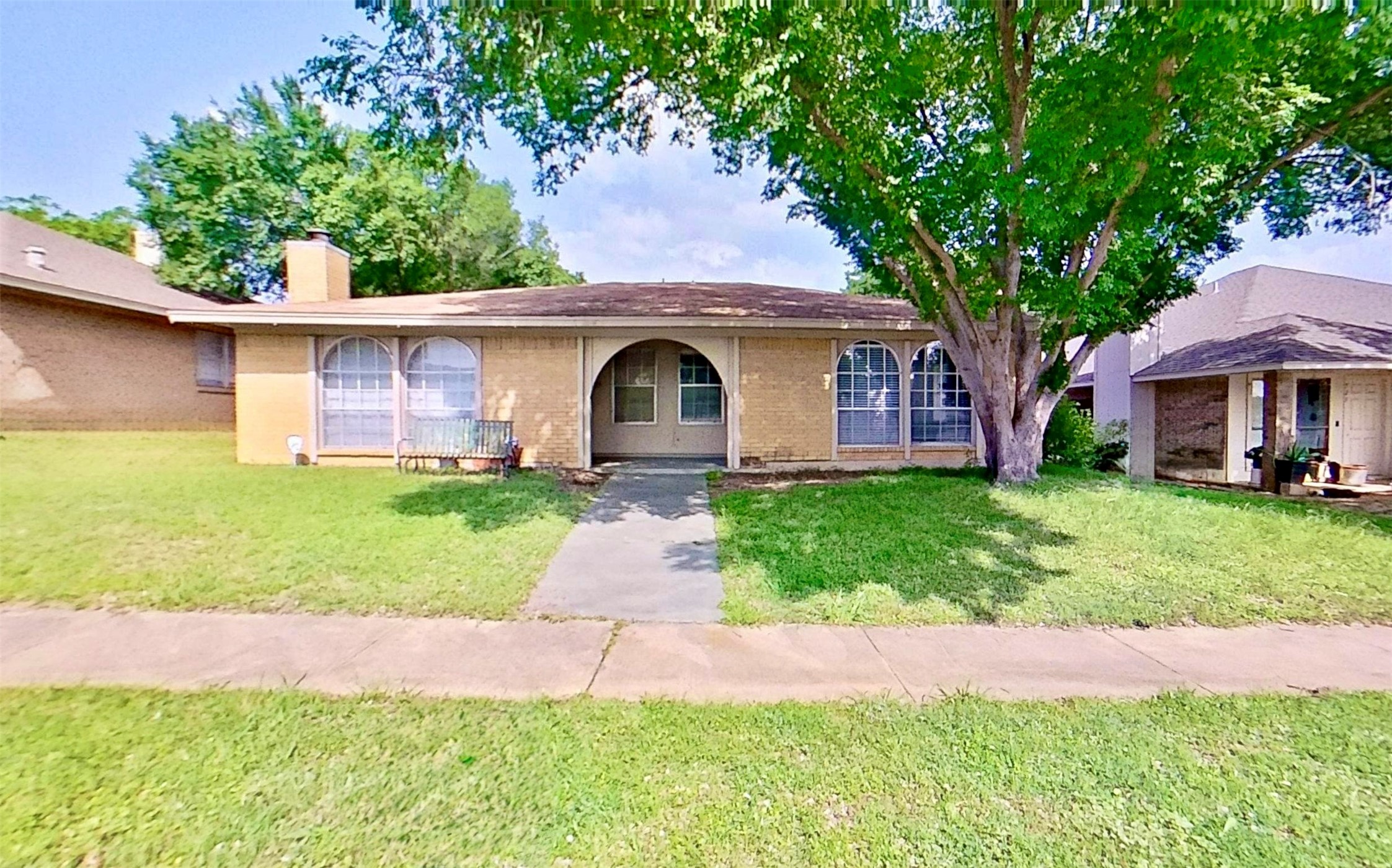 527 Crowley Road Arlington TX 76012