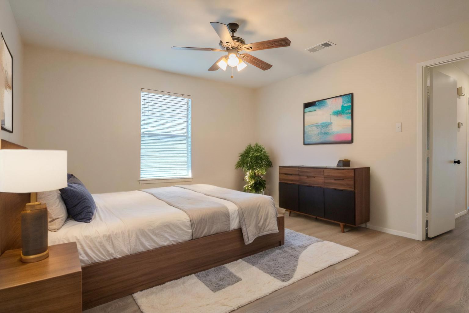527 Crowley Road Arlington TX 76012