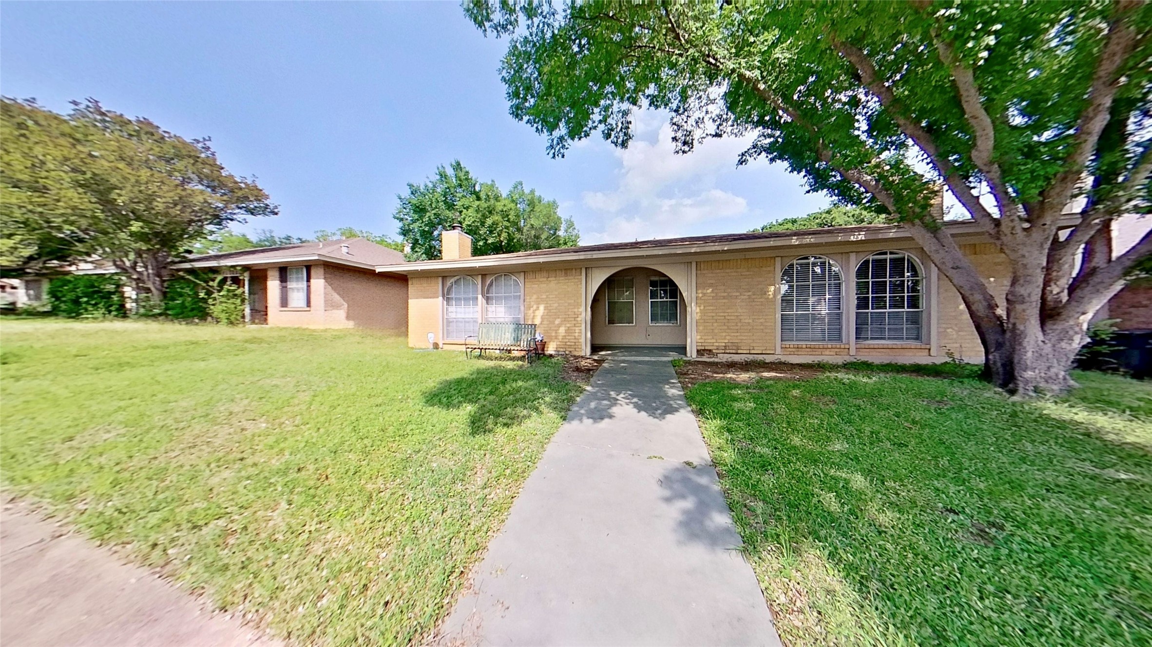 527 Crowley Road Arlington TX 76012