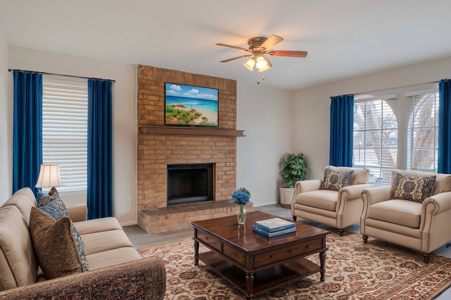 527 Crowley Road Arlington TX 76012