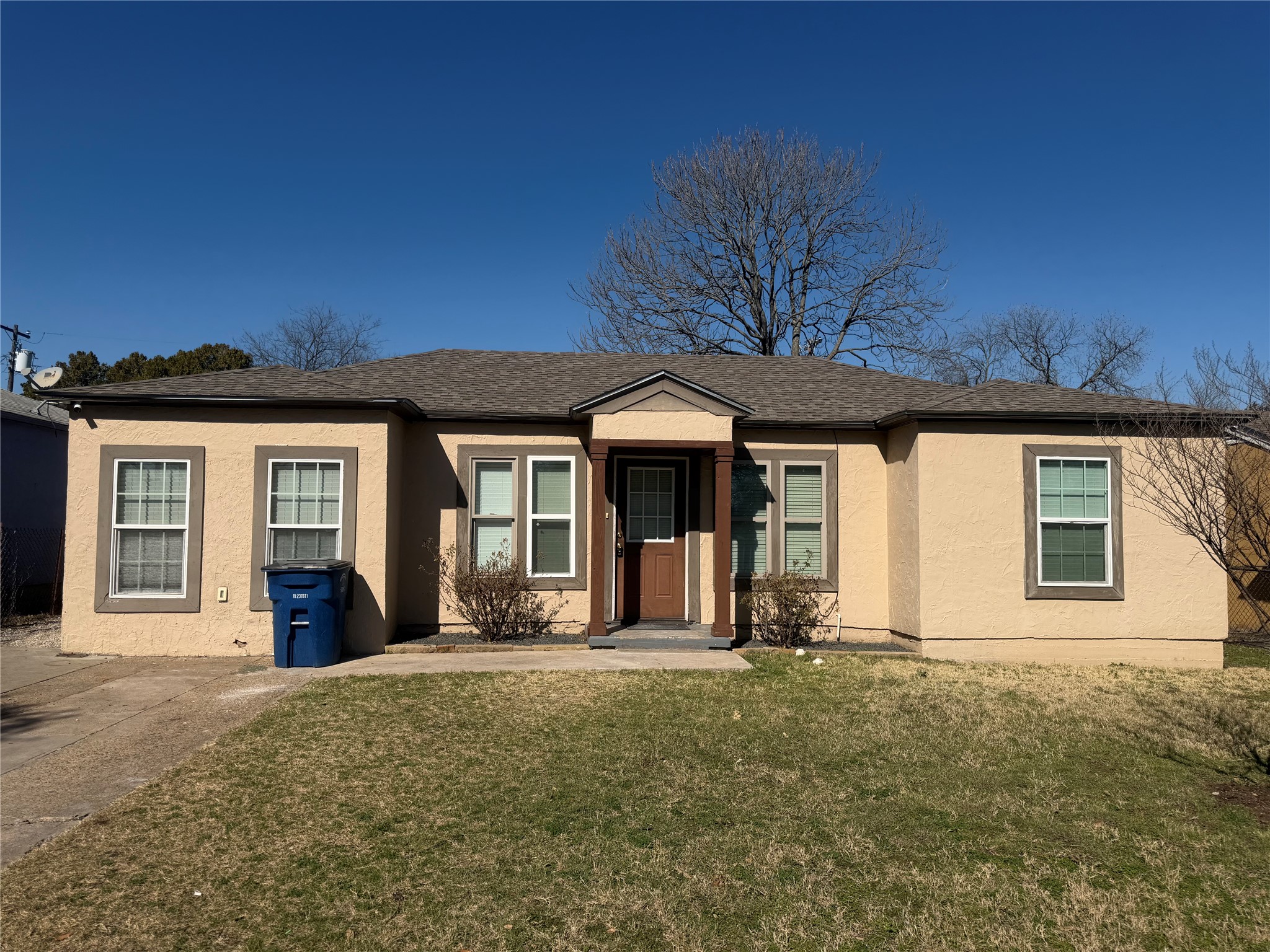 2829 Falls Drive Dallas TX 75211