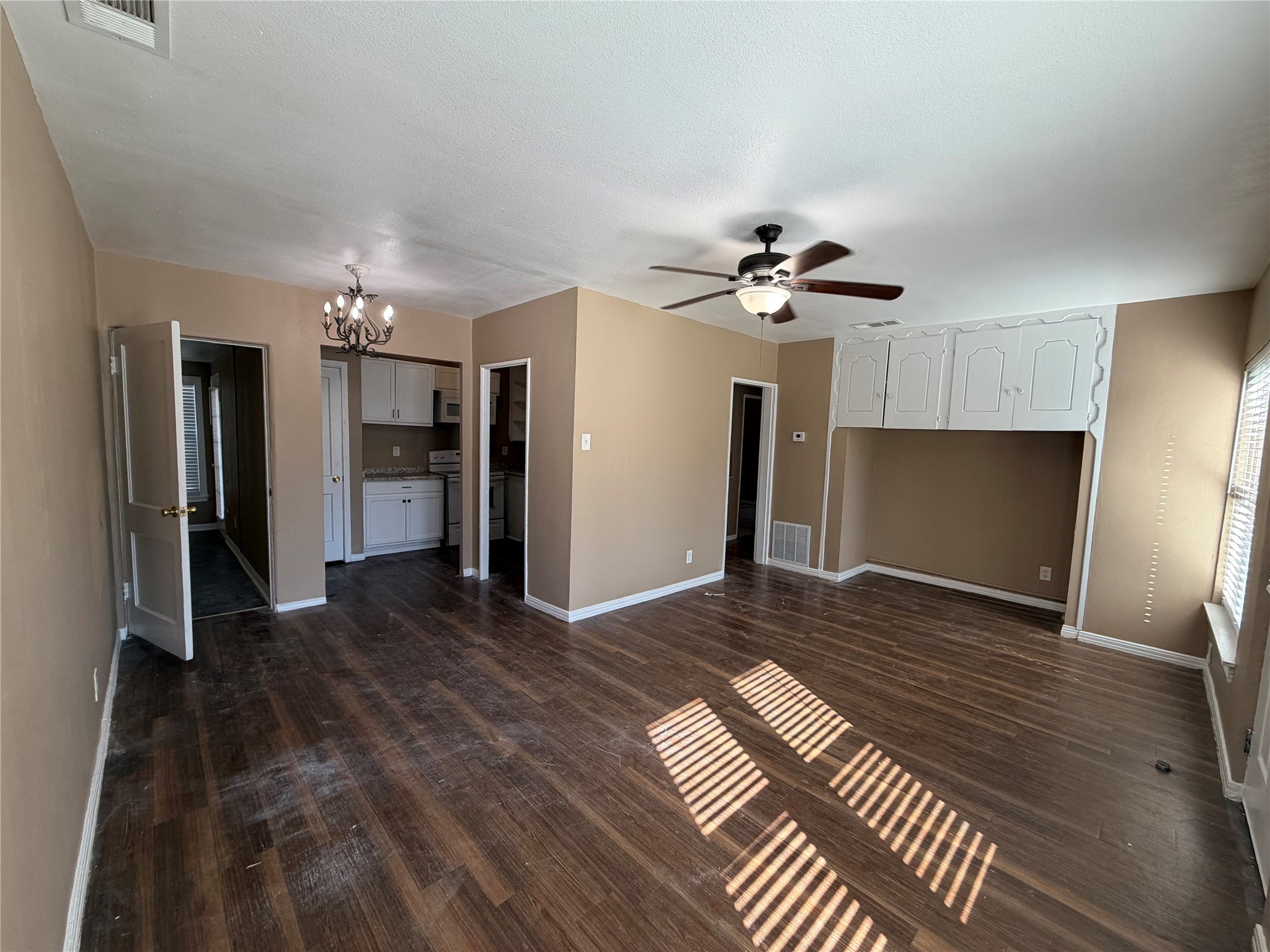 2829 Falls Drive Dallas TX 75211