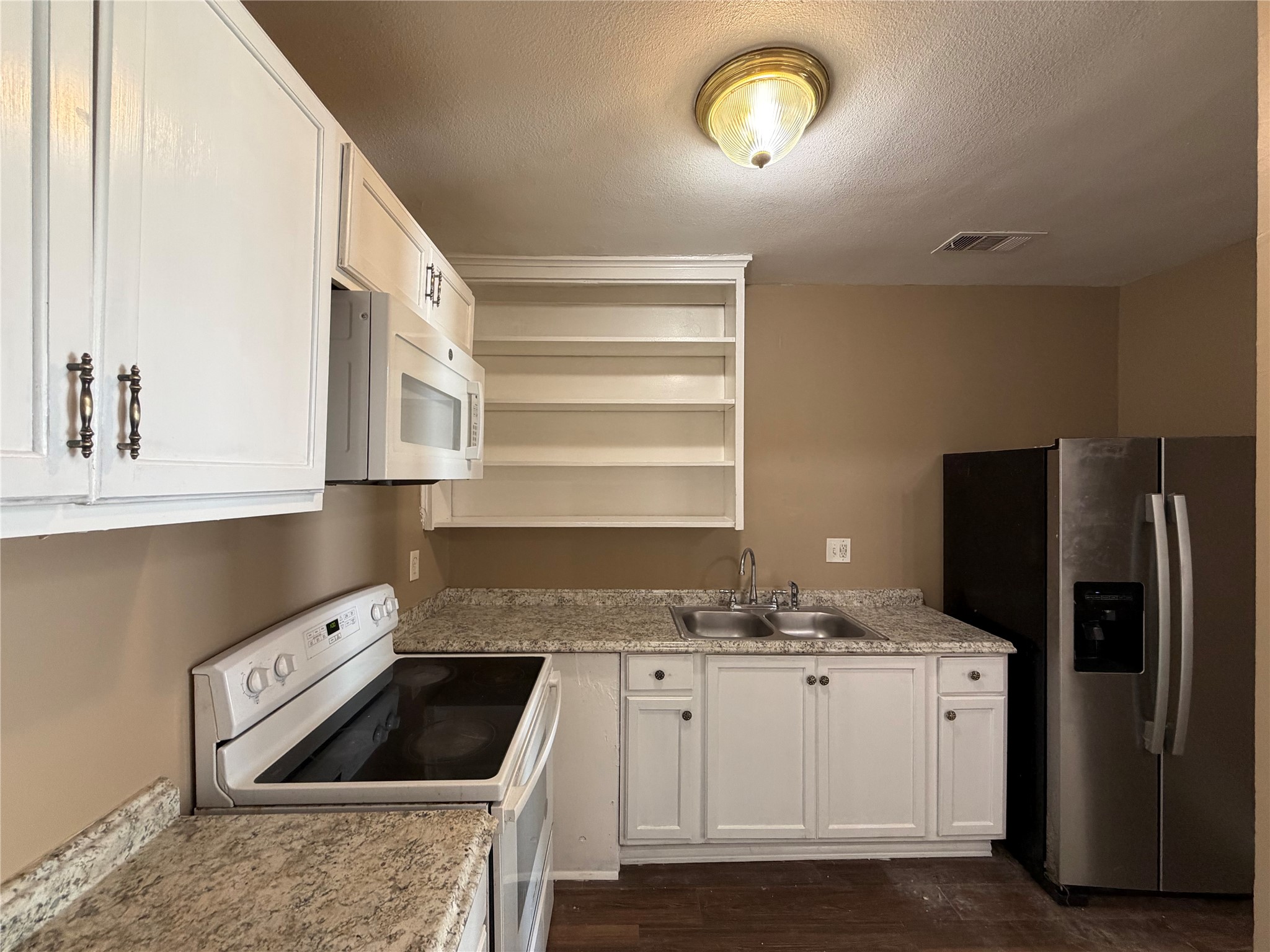 2829 Falls Drive Dallas TX 75211