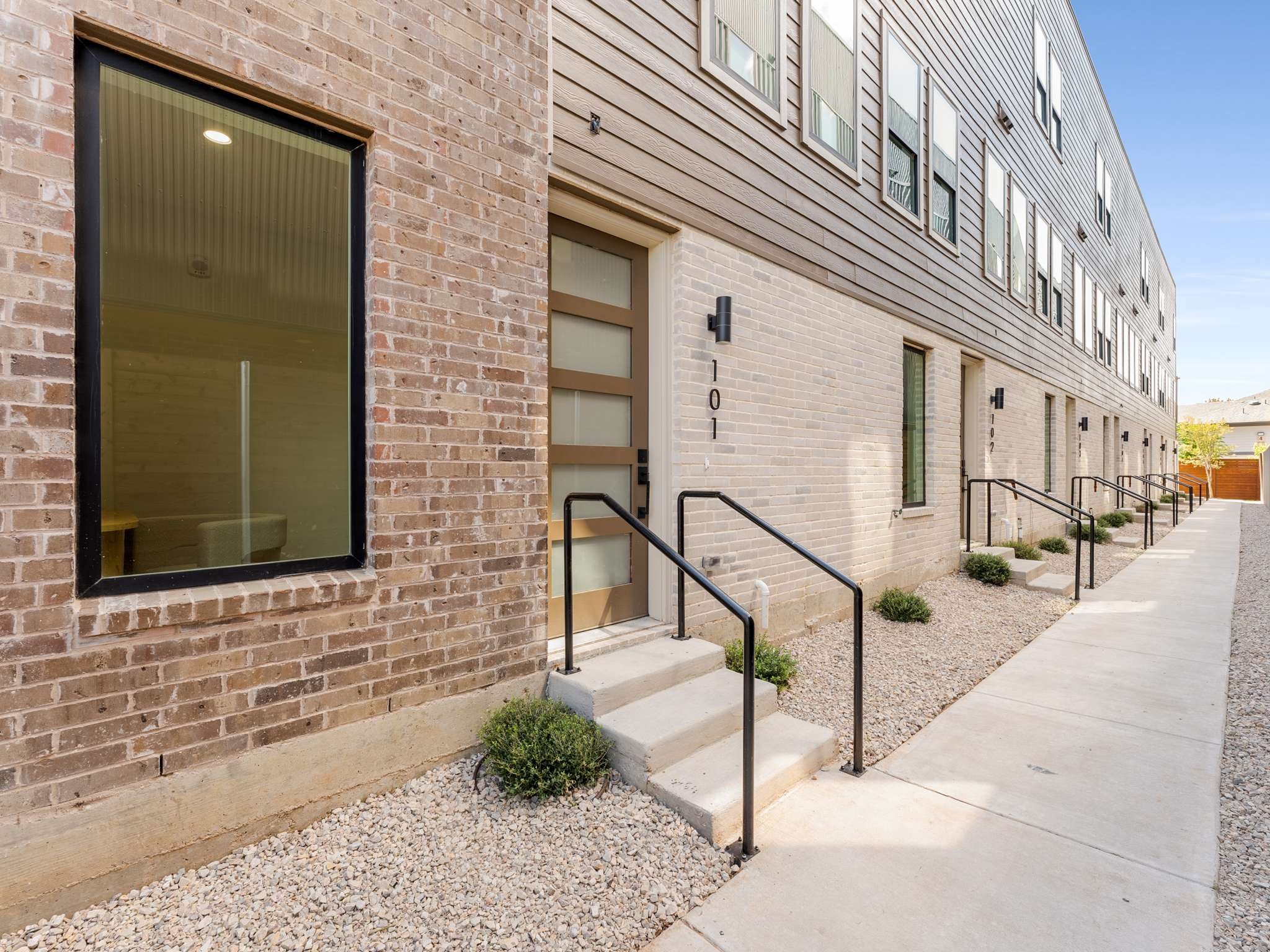 2015 N Prairie Avenue Dallas TX 75204
