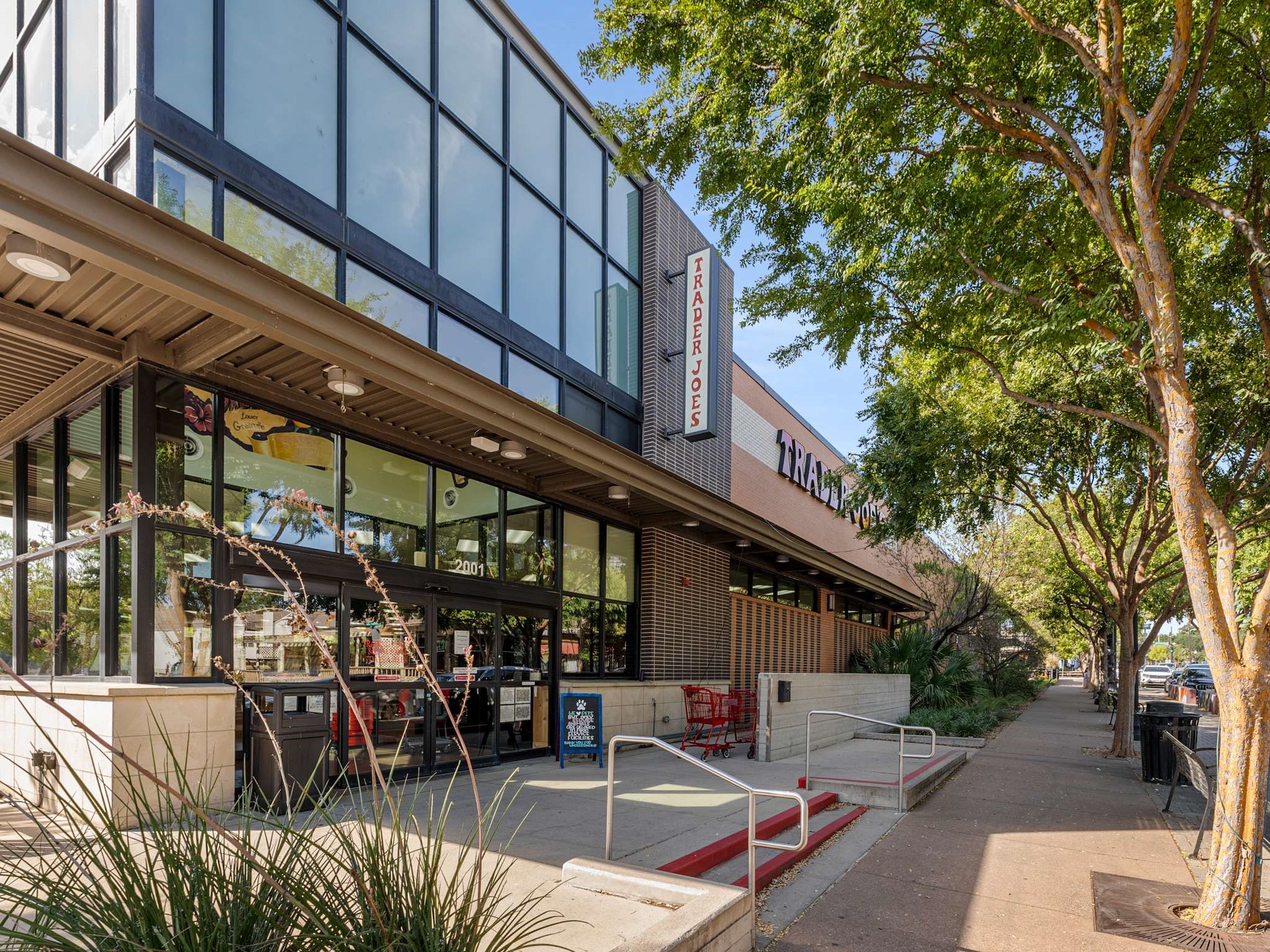 2015 N Prairie Avenue Dallas TX 75204