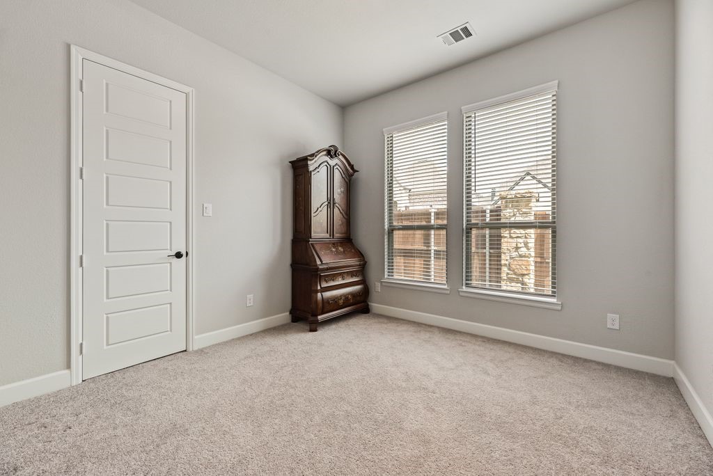 1753 Sir Dustin Lane Carrollton TX 75010