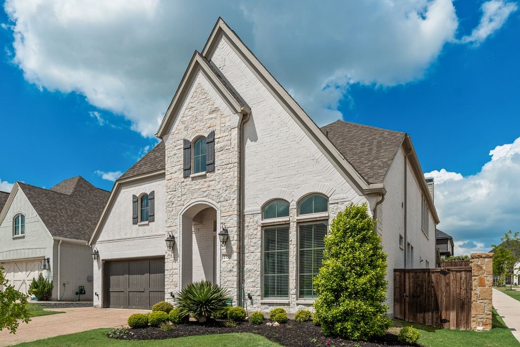 1753 Sir Dustin Lane Carrollton TX 75010