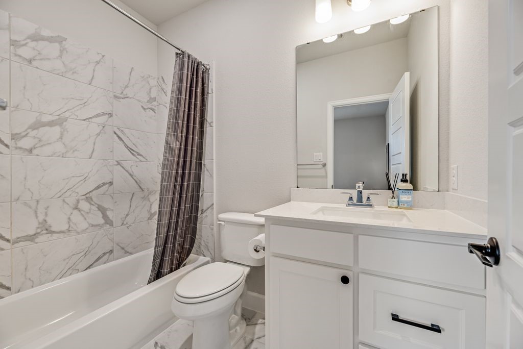 1753 Sir Dustin Lane Carrollton TX 75010