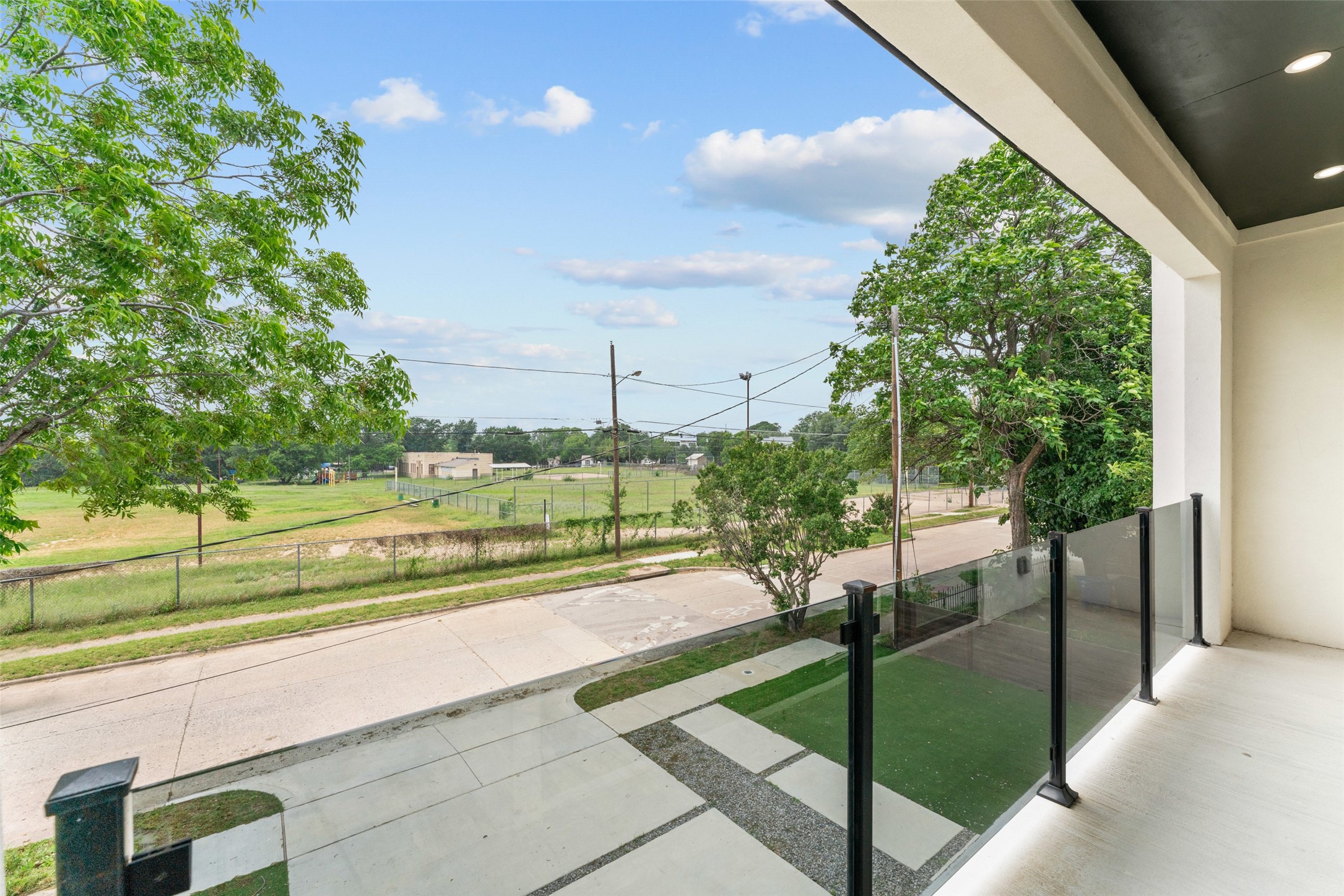 3210 Herbert Street Dallas TX 75212