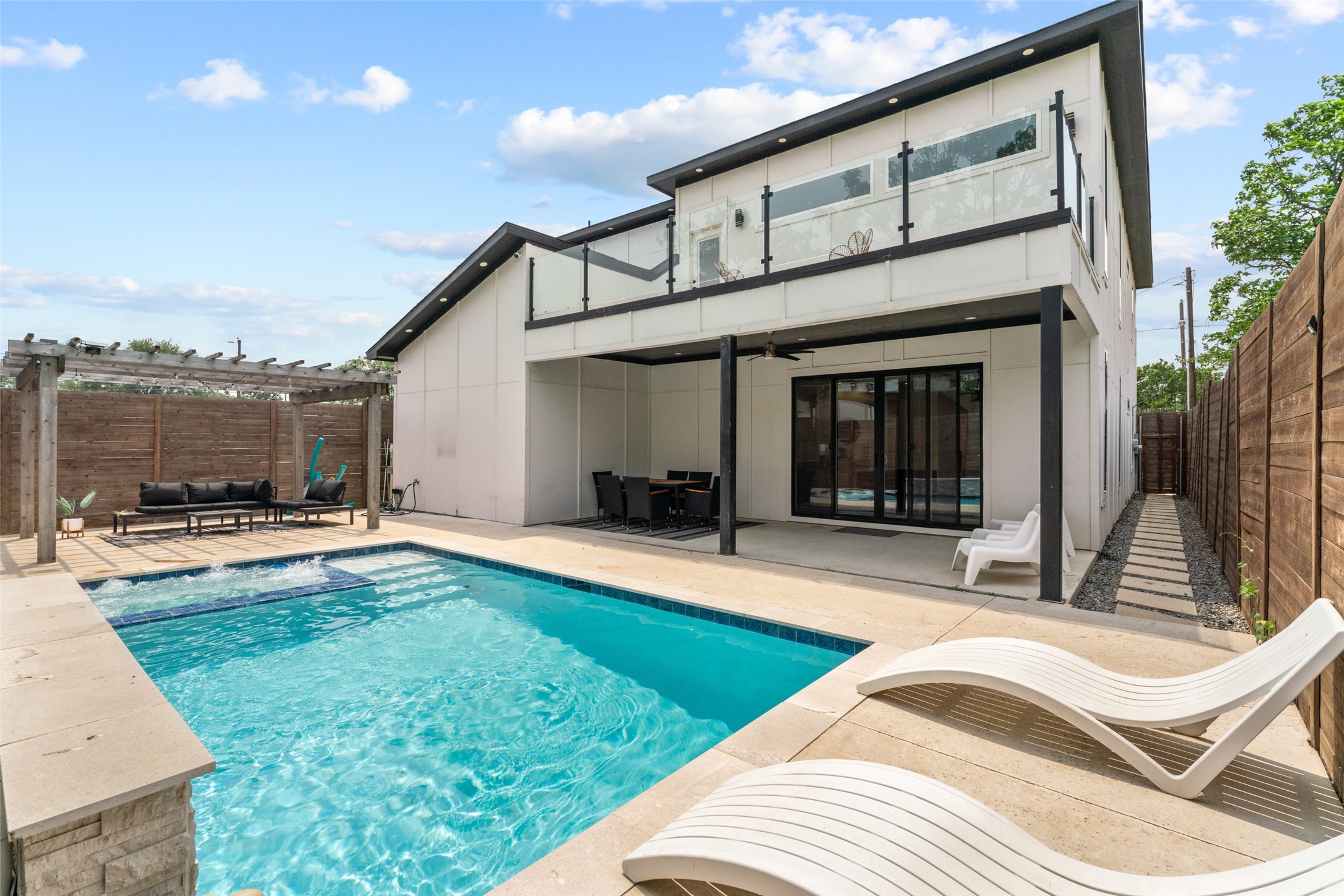 3210 Herbert Street Dallas TX 75212