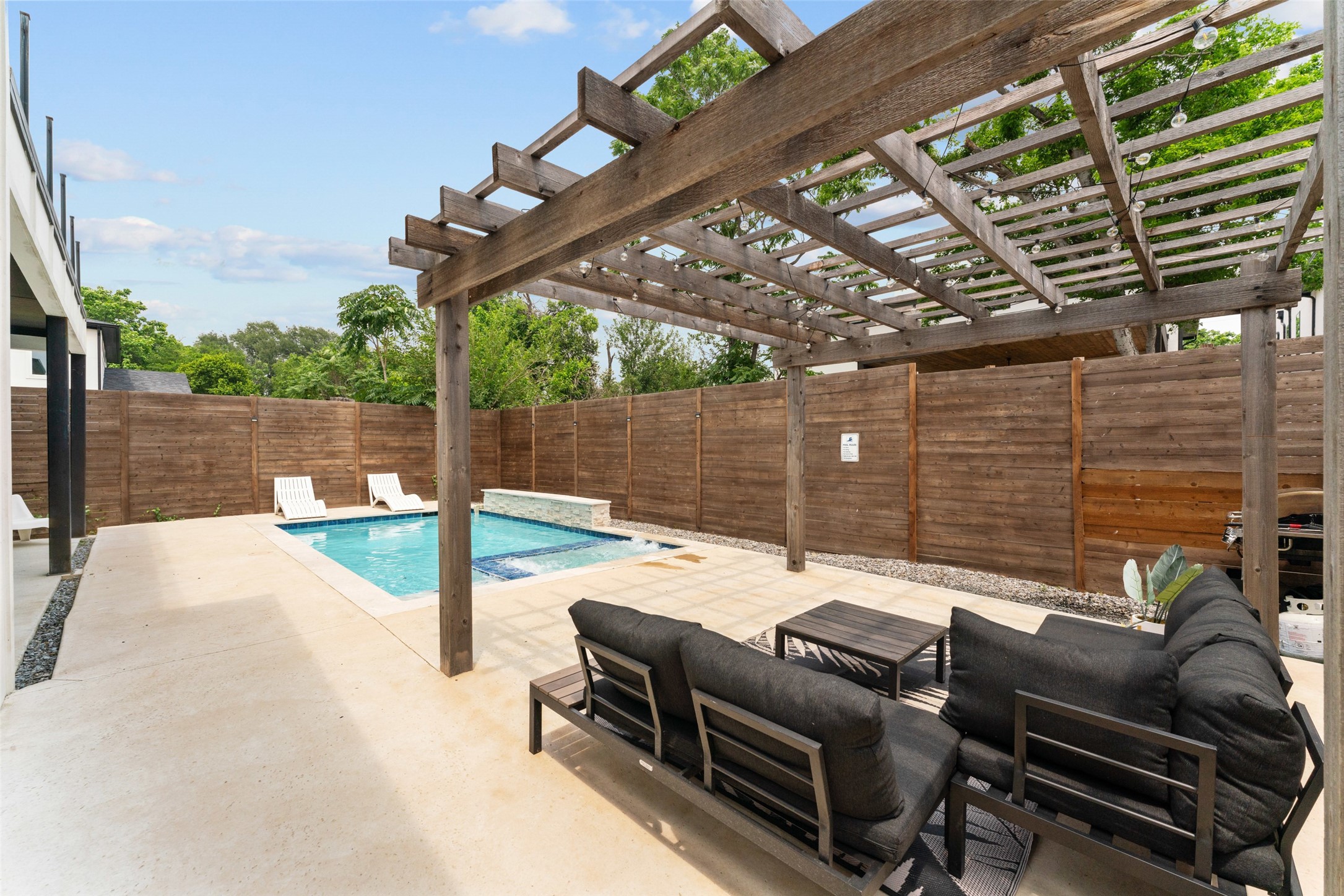 3210 Herbert Street Dallas TX 75212